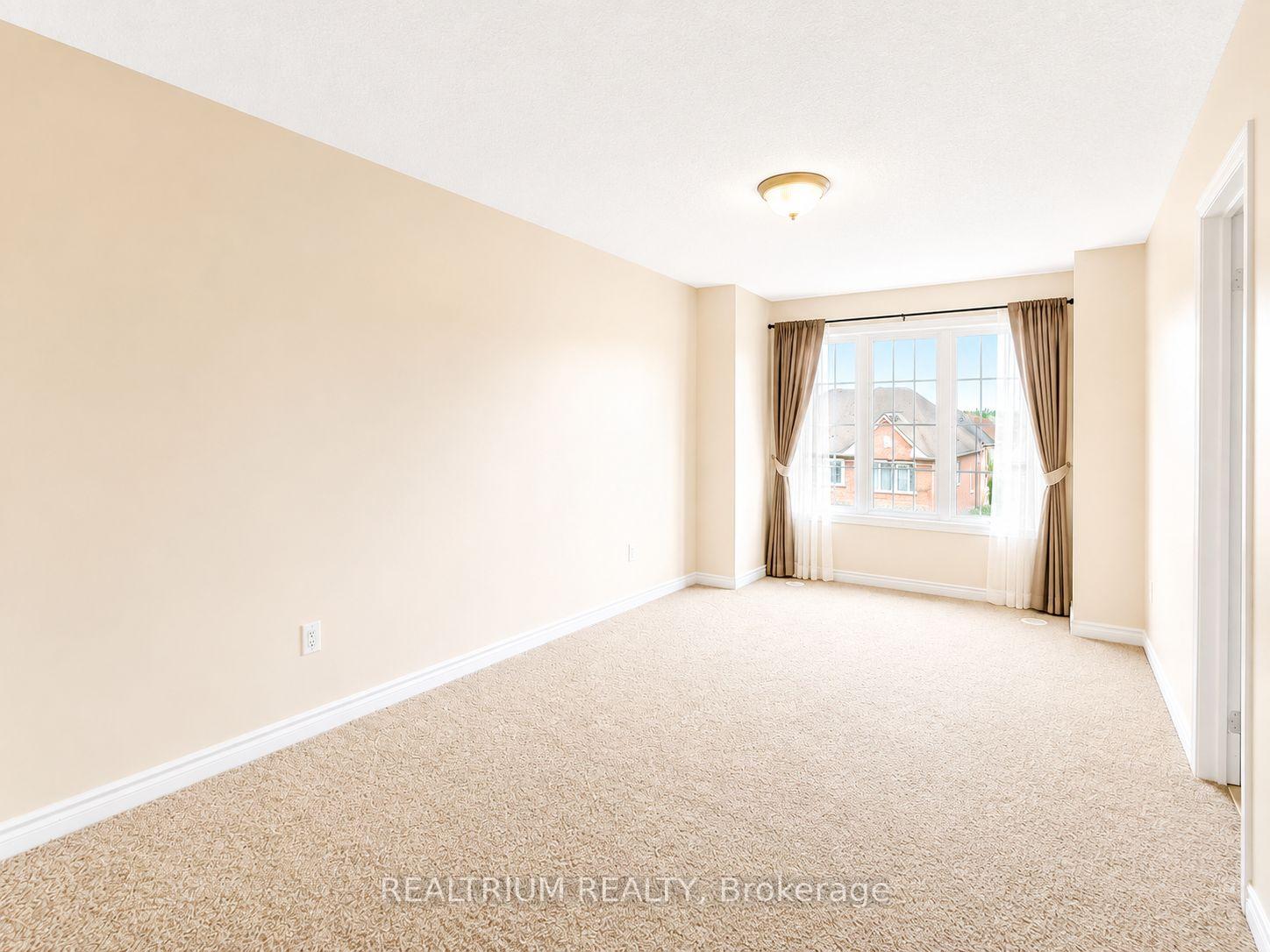 Photo 10 of 235 Dundas Way, Markham, Greensborough — HOMEH