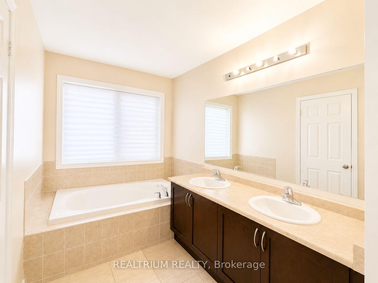 Photo 15 of 235 Dundas Way, Markham, Greensborough — HOMEH