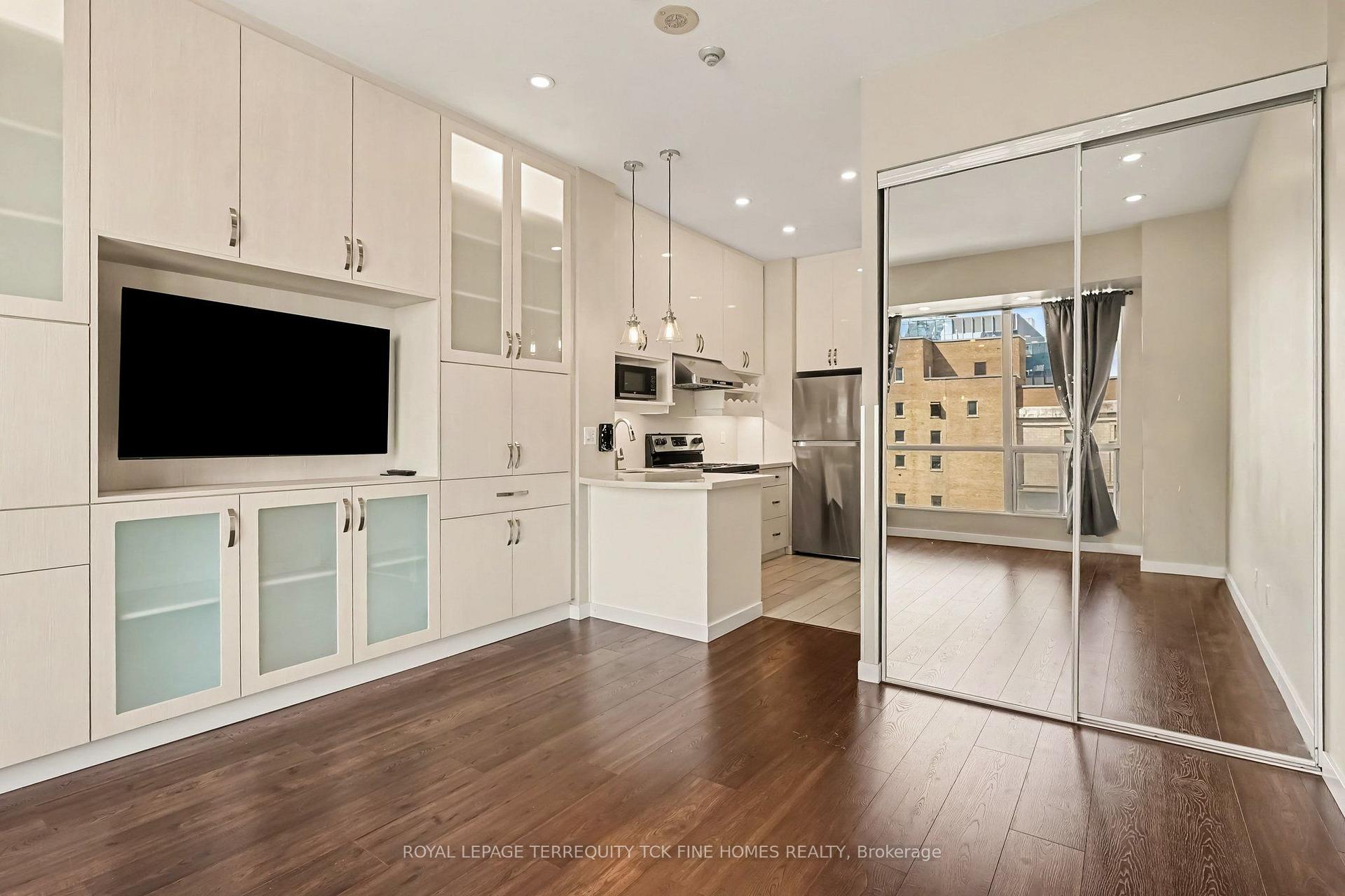 Photo 9 of Unit 1841, 7 King Street E, Toronto, Waterfront Communities — HOMEH