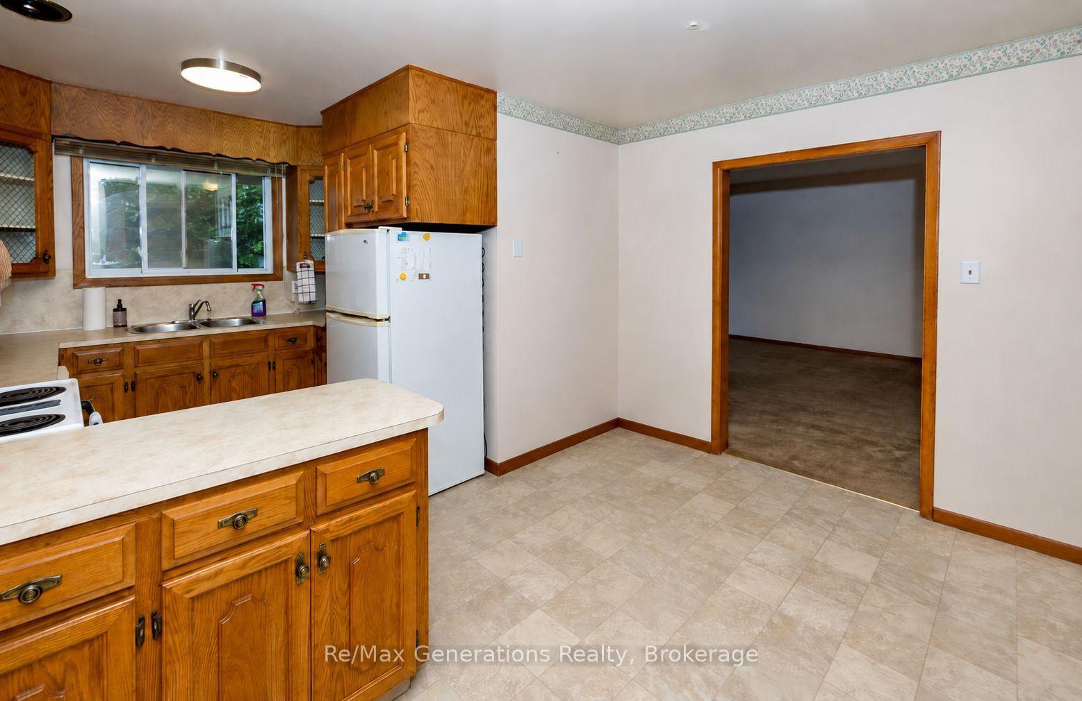 Photo 6 of 1900 Bailey Avenue, Thunder Bay, Westfort — HOMEH