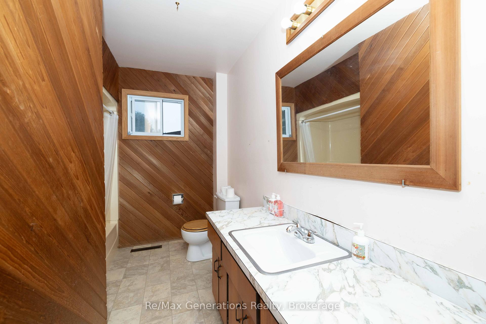 Photo 8 of 1900 Bailey Avenue, Thunder Bay, Westfort — HOMEH