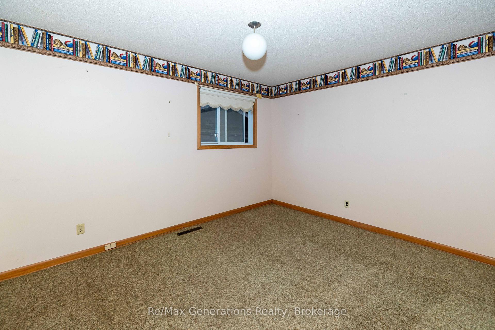 Photo 12 of 1900 Bailey Avenue, Thunder Bay, Westfort — HOMEH