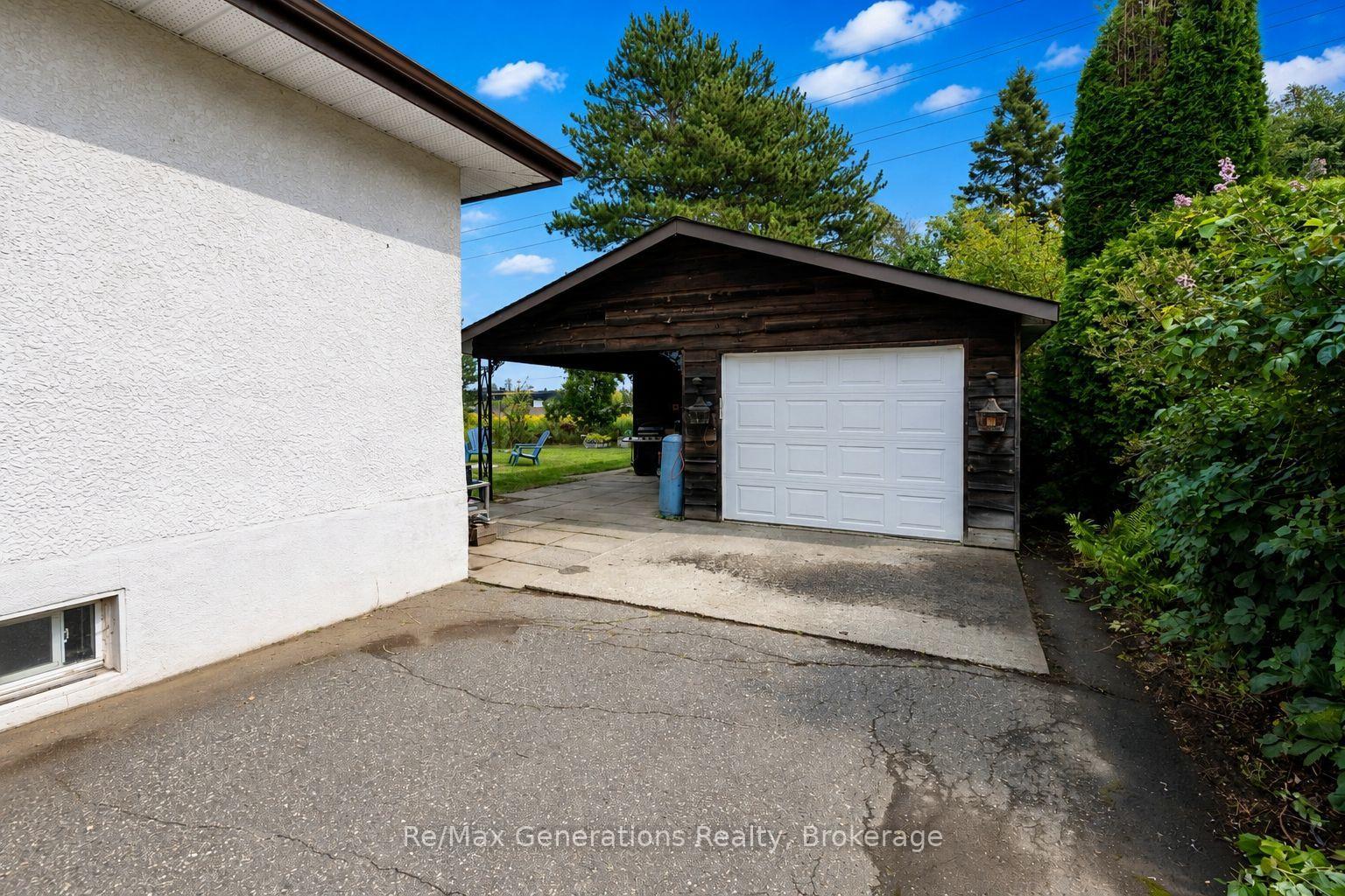 Photo 18 of 1900 Bailey Avenue, Thunder Bay, Westfort — HOMEH
