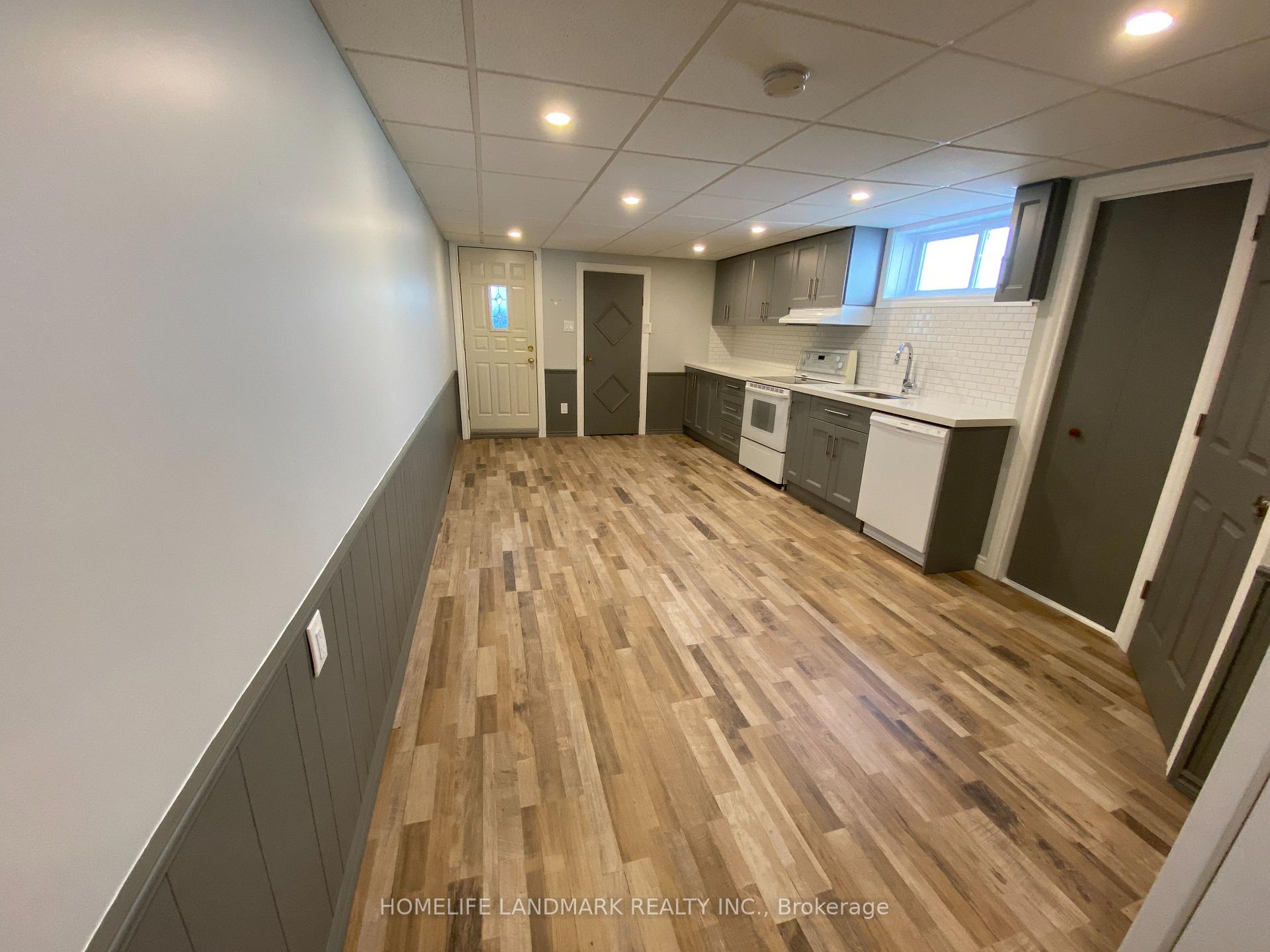 Photo 3 of Unit Lower, 11 Pindar Crescent, North York, Pleasant View — HOMEH