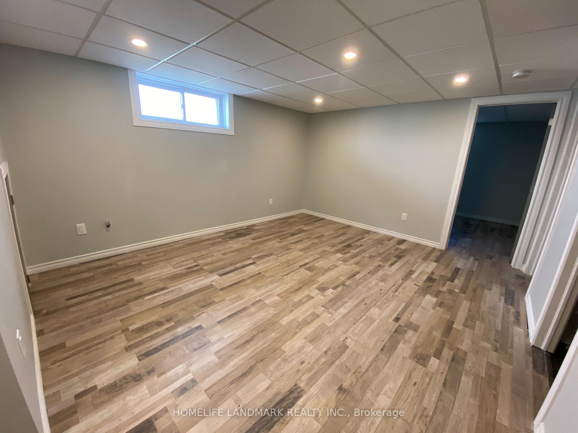Photo 4 of Unit Lower, 11 Pindar Crescent, North York, Pleasant View — HOMEH