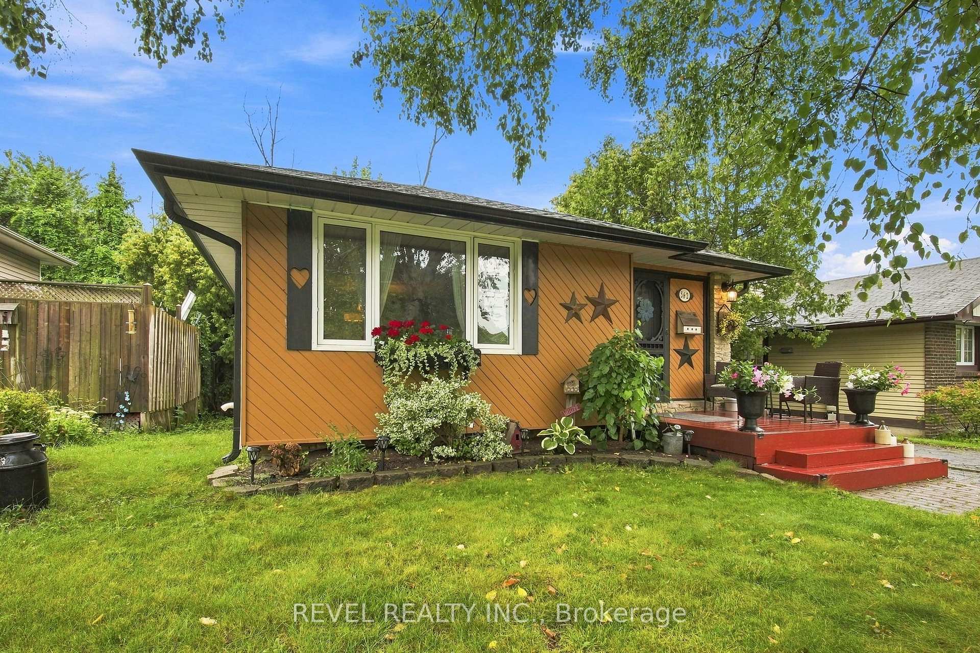 Photo 1 of 562 Capilano Crescent, Oshawa, Donevan — HOMEH