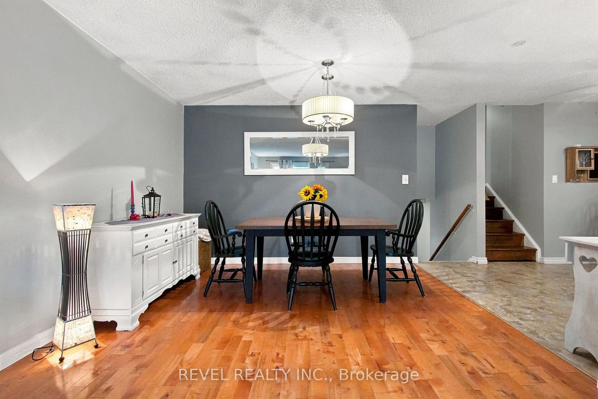 Photo 6 of 562 Capilano Crescent, Oshawa, Donevan — HOMEH