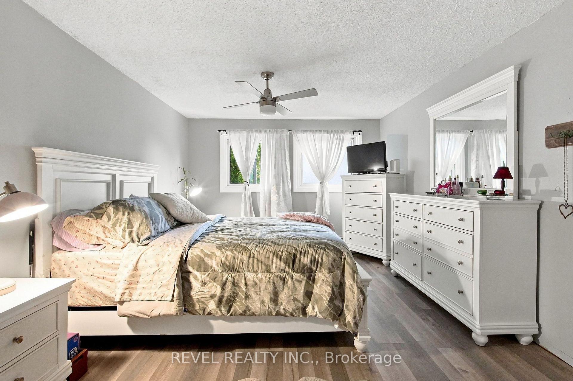 Photo 12 of 562 Capilano Crescent, Oshawa, Donevan — HOMEH