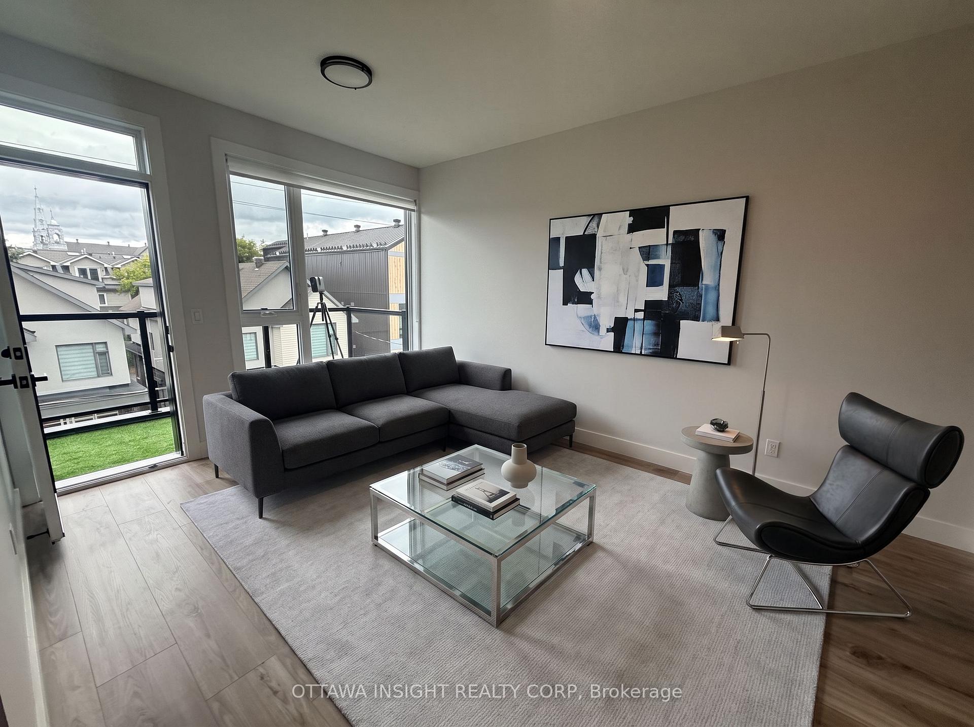 Photo 7 of Unit 1, 266 Carruthers Avenue, Ottawa, Hintonburg — HOMEH