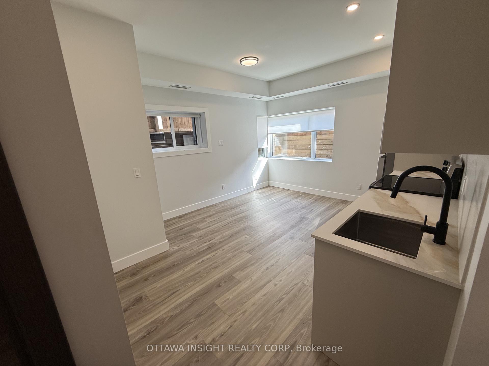 Photo 3 of Unit 4, 266 Carruthers Avenue, Ottawa, Hintonburg — HOMEH
