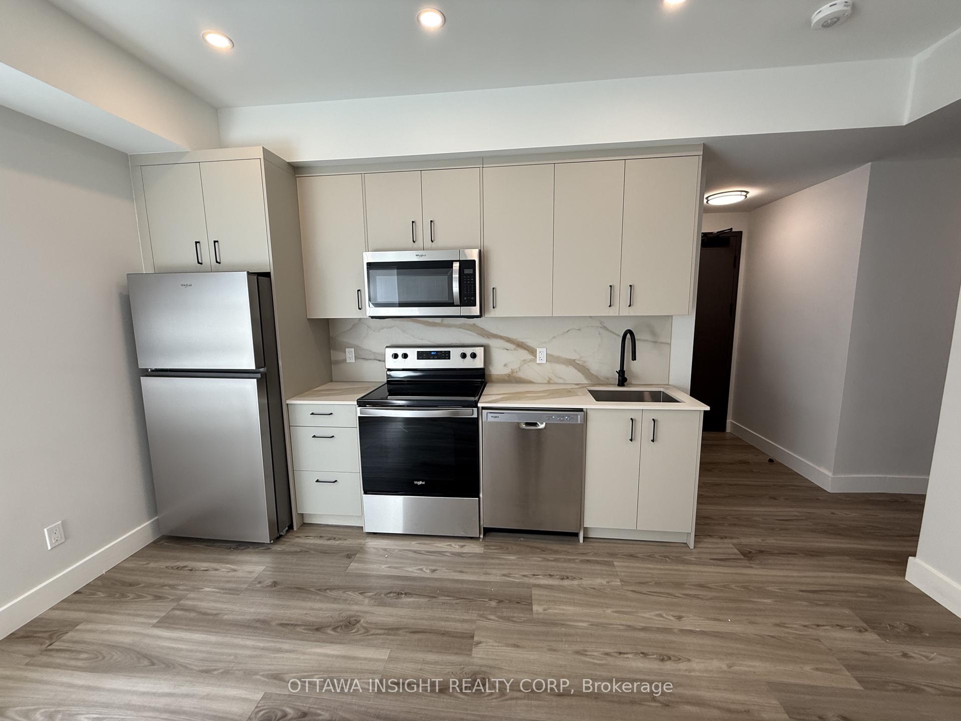 Photo 4 of Unit 4, 266 Carruthers Avenue, Ottawa, Hintonburg — HOMEH