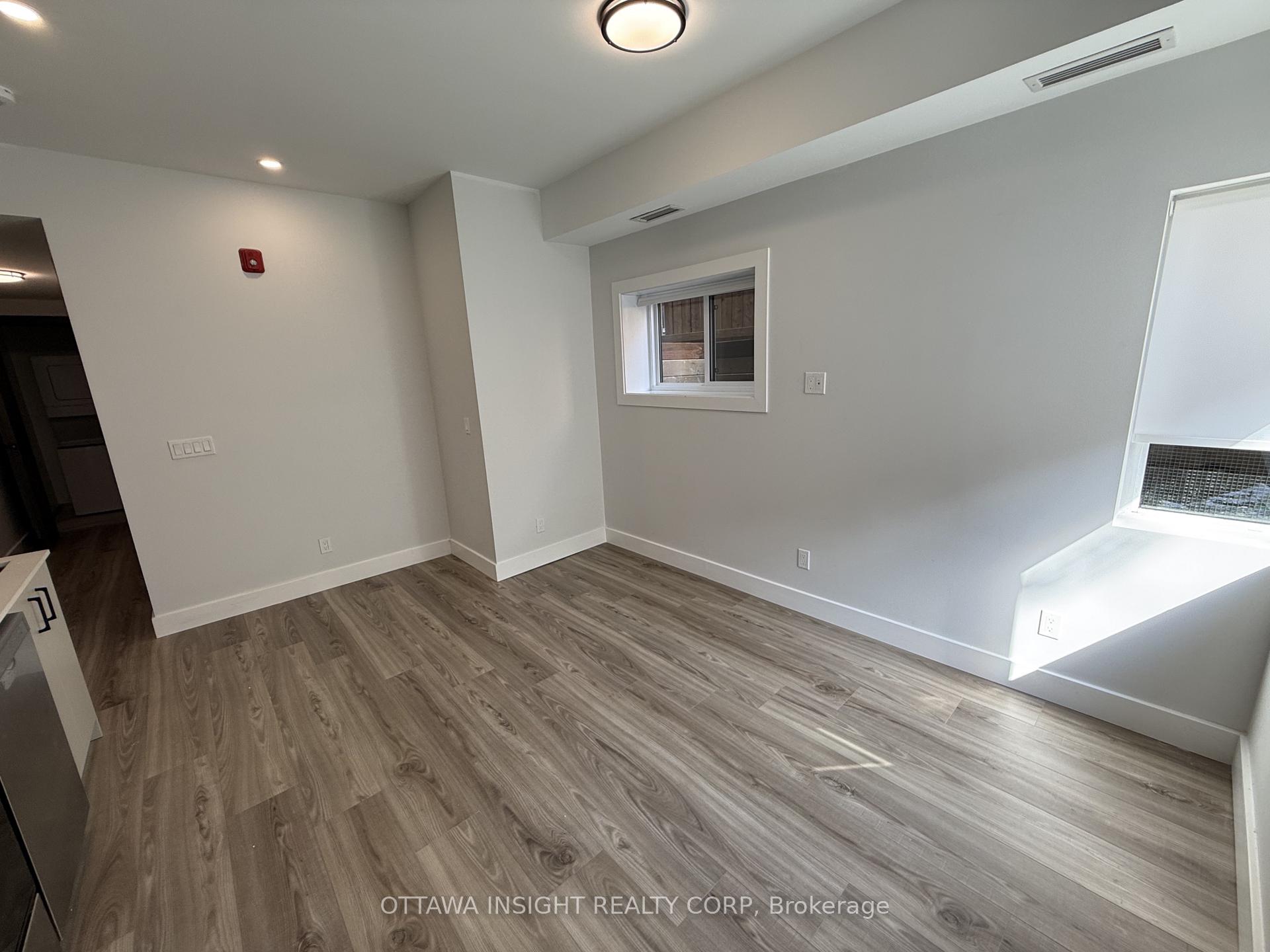 Photo 5 of Unit 4, 266 Carruthers Avenue, Ottawa, Hintonburg — HOMEH