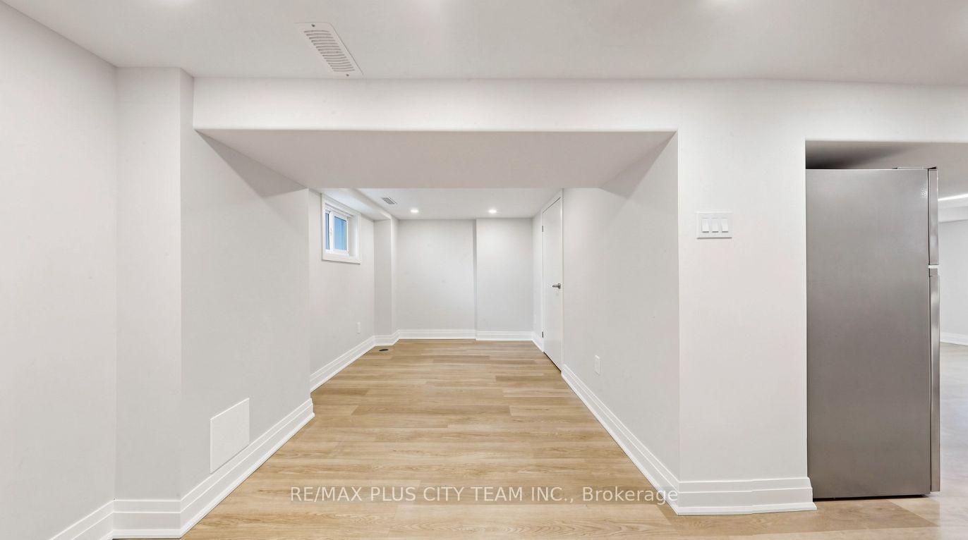 Photo 8 of Unit Bsmt, 9 Lesmount Avenue, Toronto, Danforth Village-East York — HOMEH