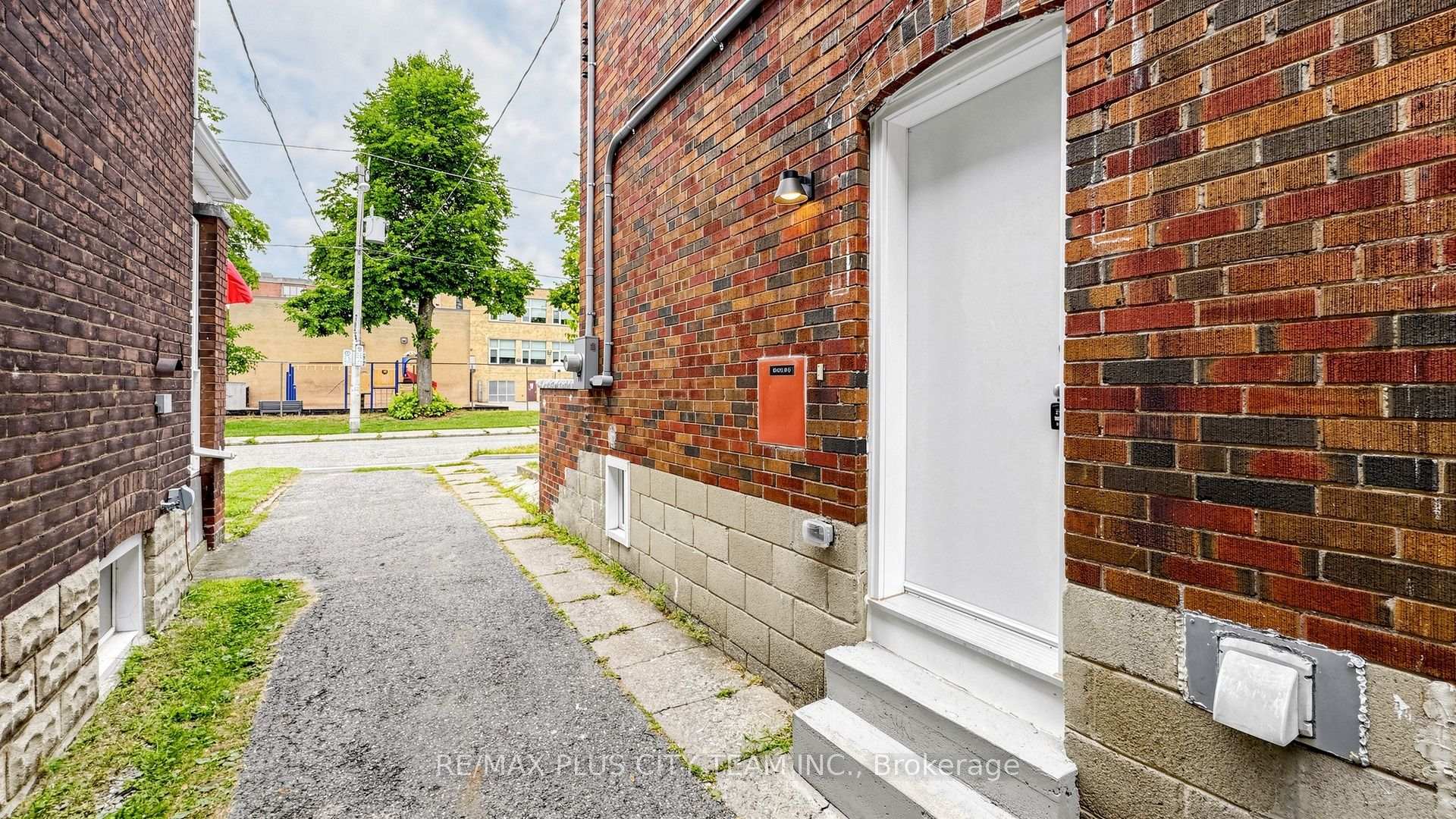 Photo 6 of Unit Bsmt, 9 Lesmount Avenue, Toronto, Danforth Village-East York — HOMEH