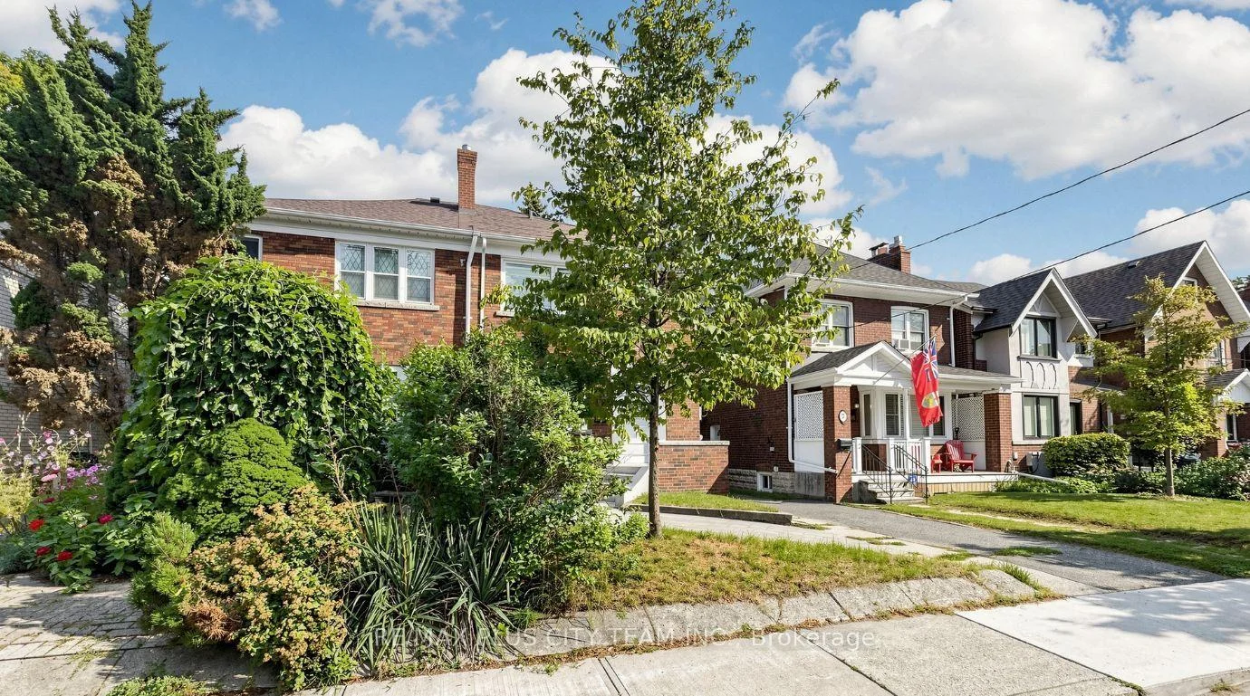 Photo 3 of Unit Bsmt, 9 Lesmount Avenue, Toronto, Danforth Village-East York — HOMEH