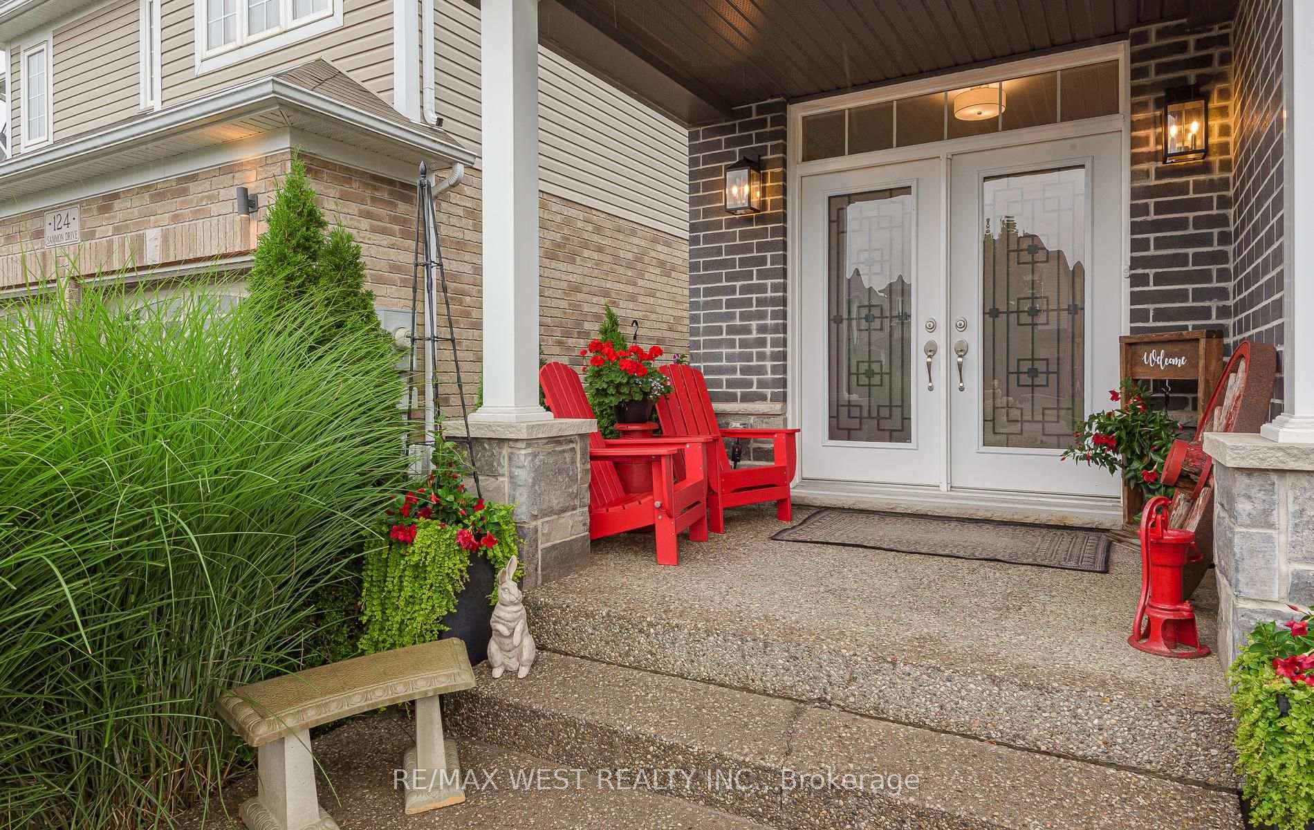 Photo 4 of 128 Sammon Drive, Guelph/Eramosa, Rockwood — HOMEH