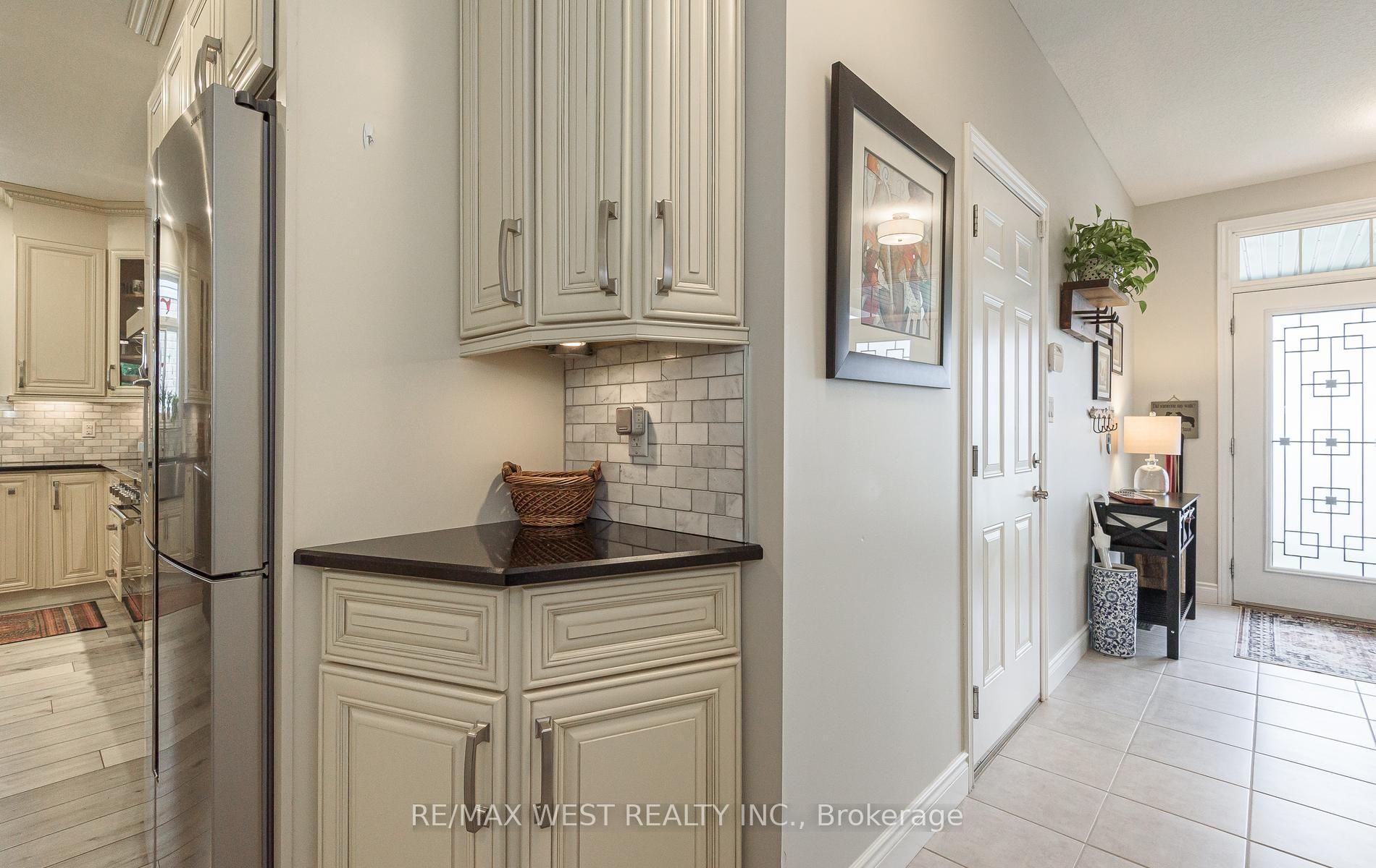 Photo 10 of 128 Sammon Drive, Guelph/Eramosa, Rockwood — HOMEH