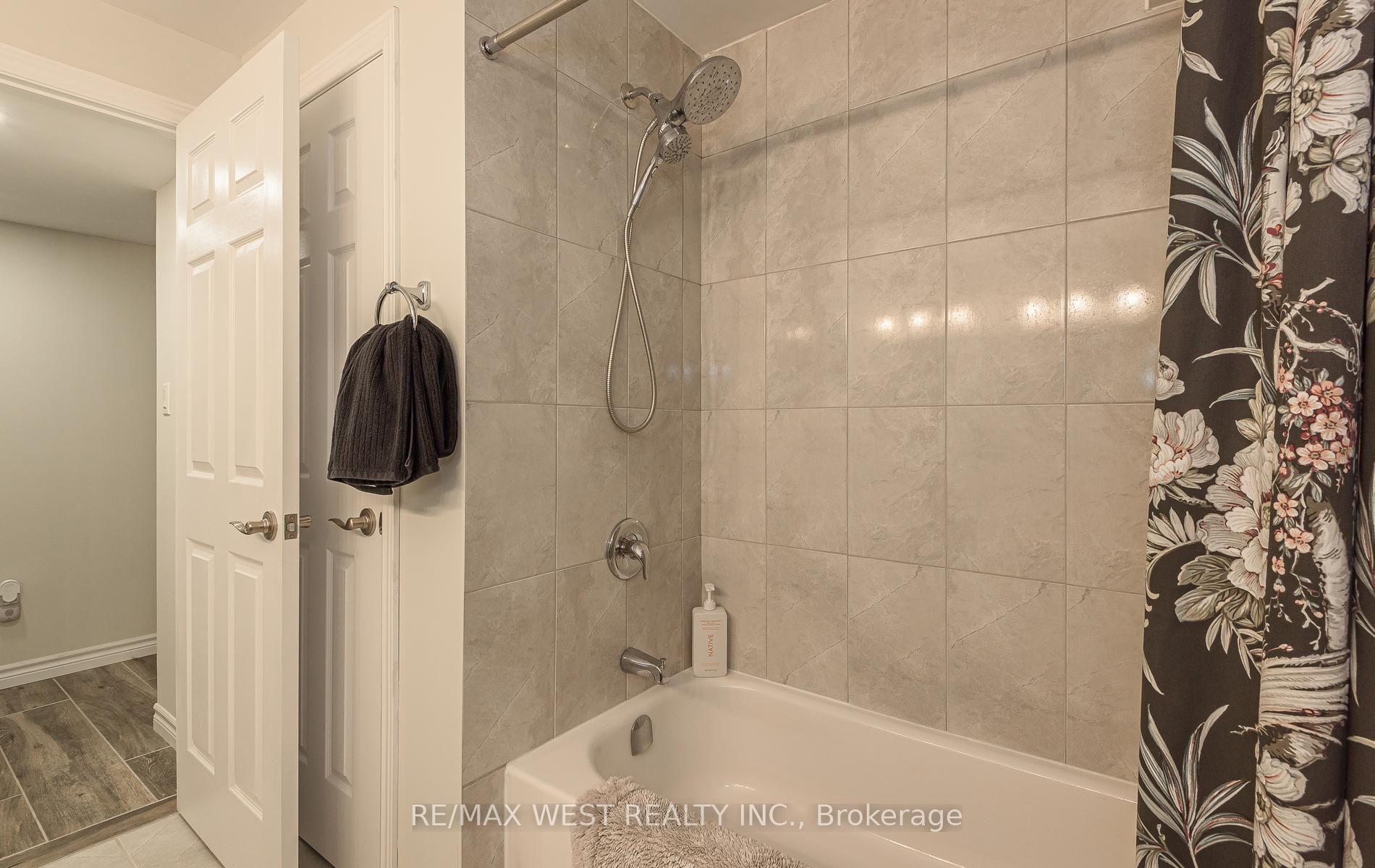 Photo 41 of 128 Sammon Drive, Guelph/Eramosa, Rockwood — HOMEH