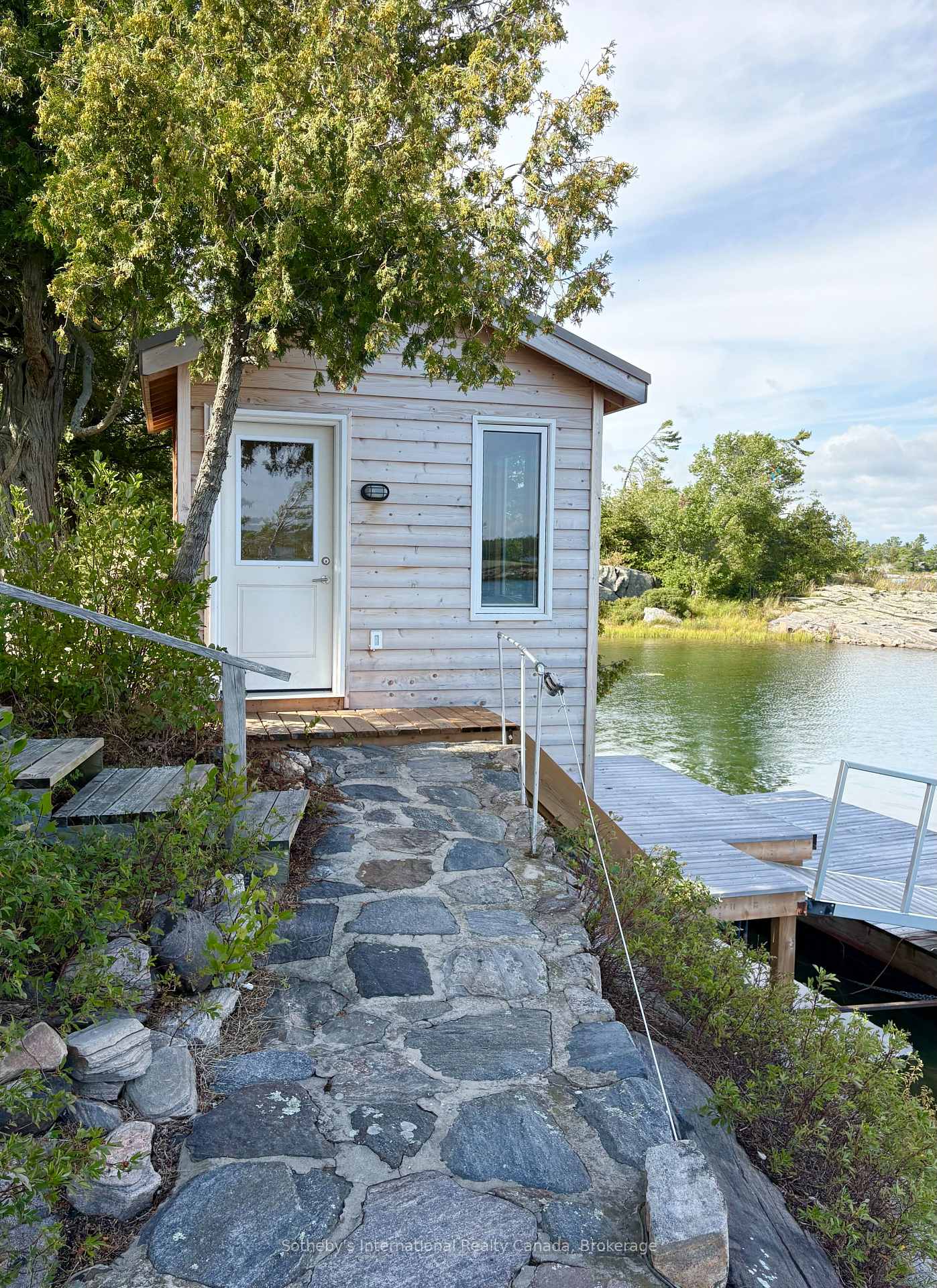 Photo 7 of 1 Island 352C, Carling — HOMEH