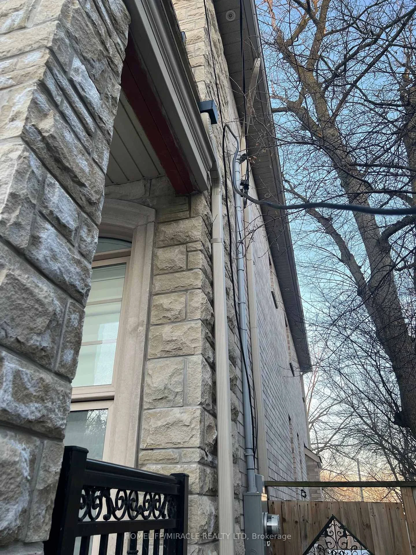 Photo 9 of 35 Drake Crescent, Scarborough, Cliffcrest — HOMEH