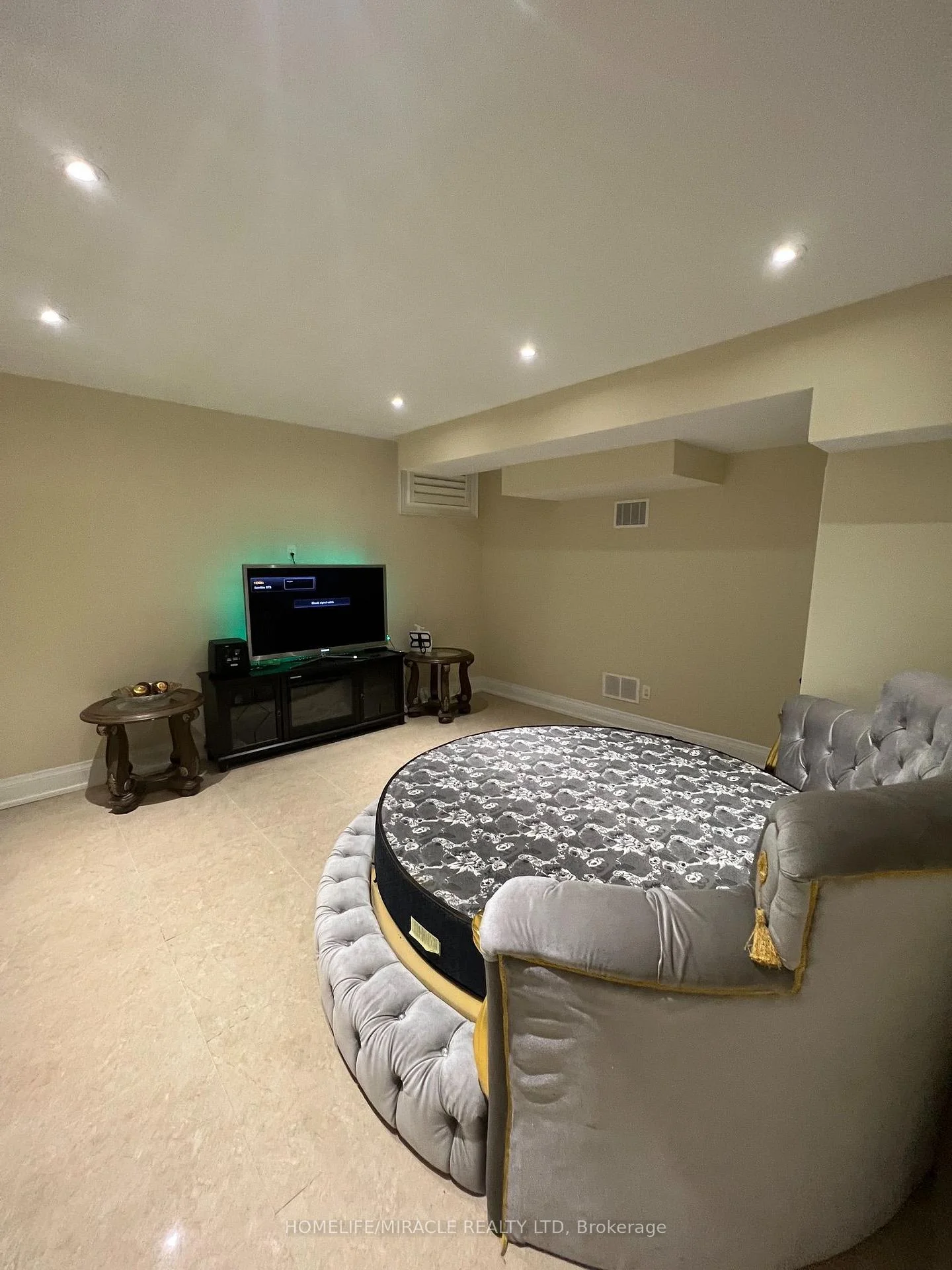 Photo 10 of 35 Drake Crescent, Scarborough, Cliffcrest — HOMEH