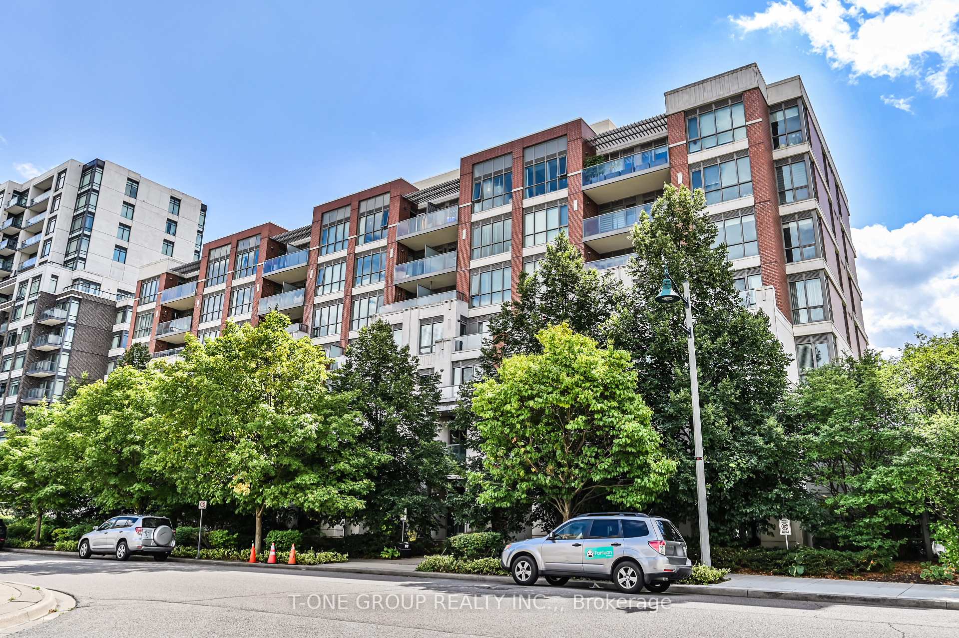 Photo 1 of Unit 404, 57 Upper Duke Crescent, Markham, Unionville — HOMEH