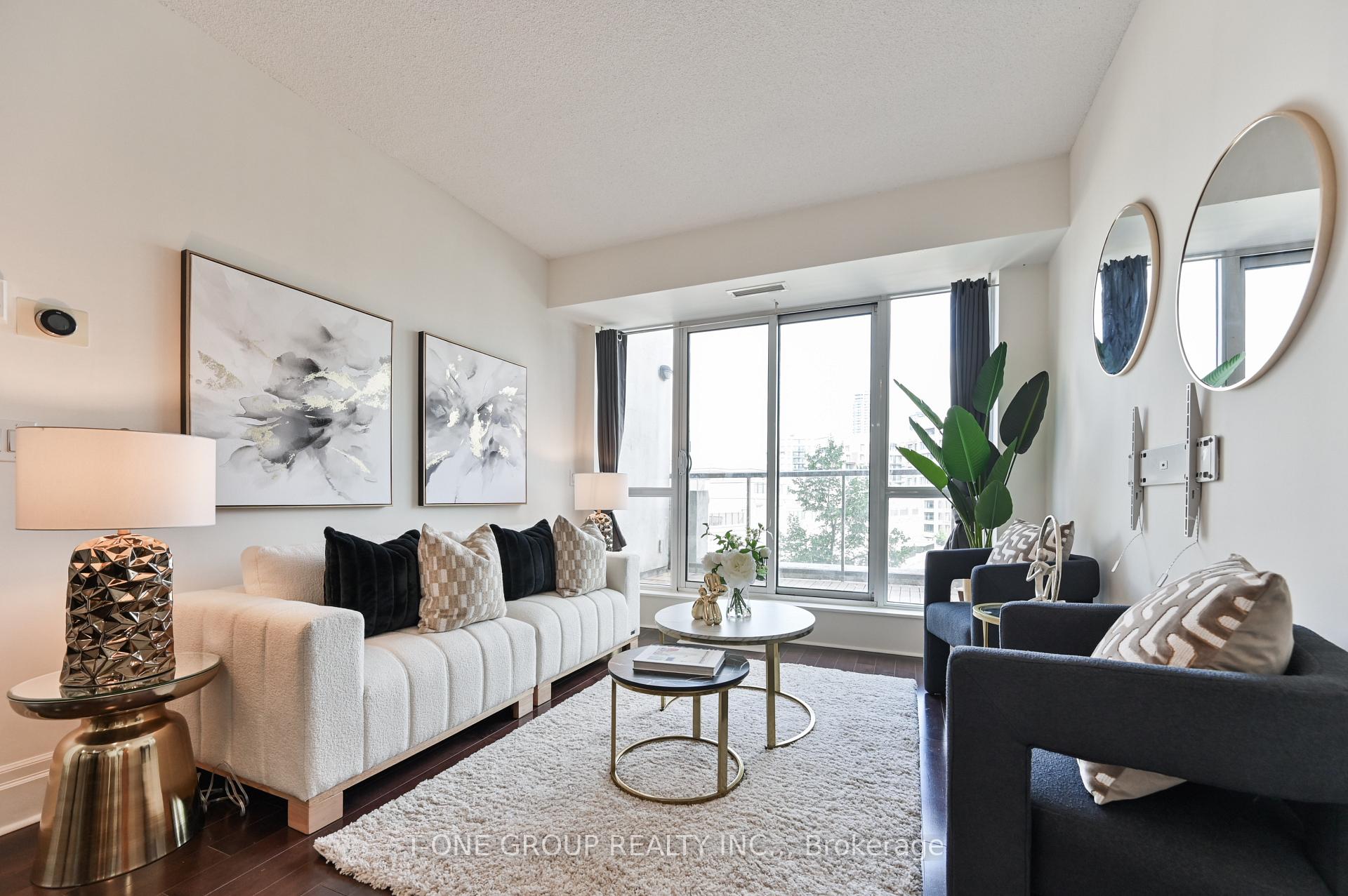 Photo 4 of Unit 404, 57 Upper Duke Crescent, Markham, Unionville — HOMEH