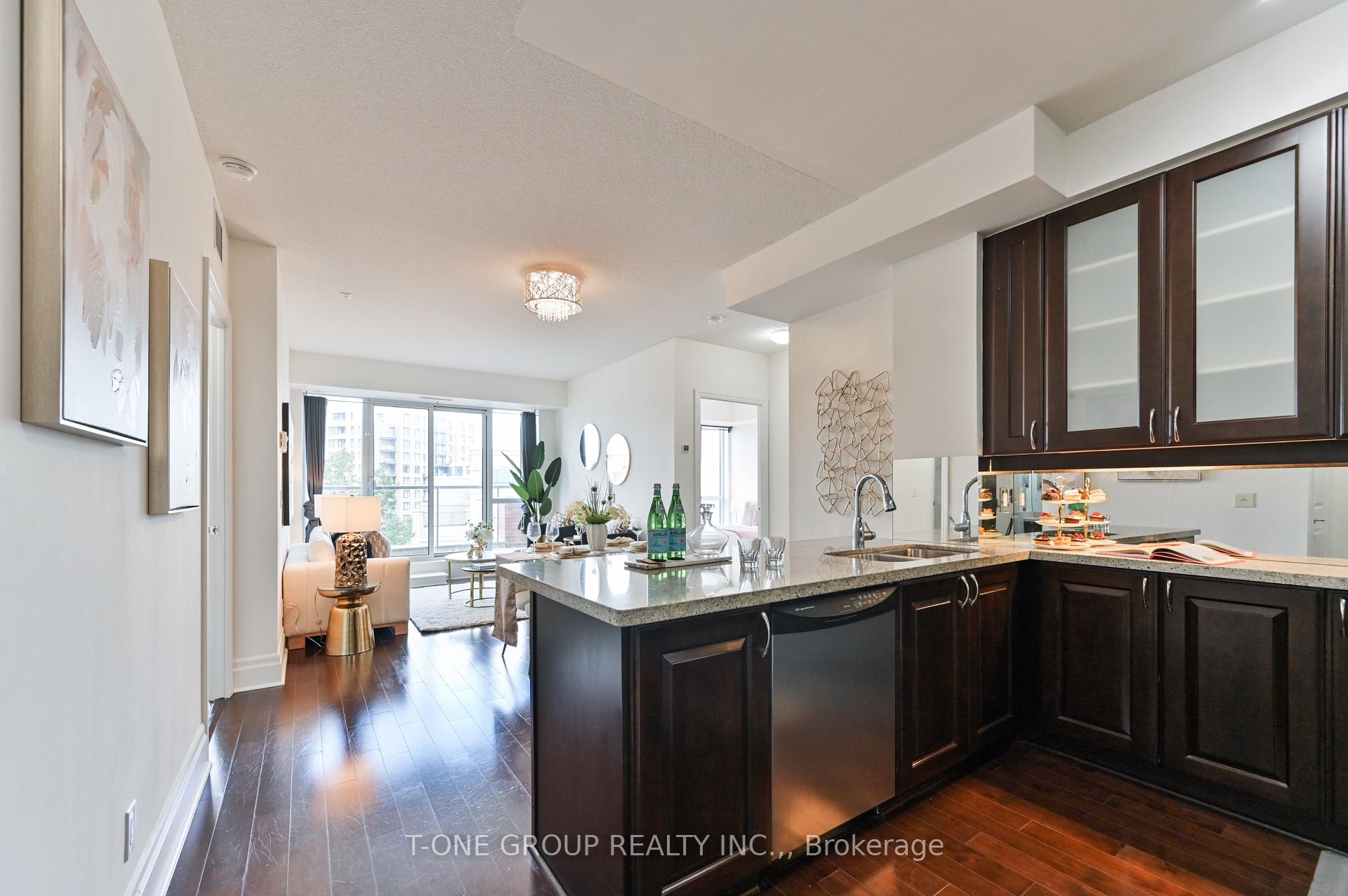 Photo 10 of Unit 404, 57 Upper Duke Crescent, Markham, Unionville — HOMEH