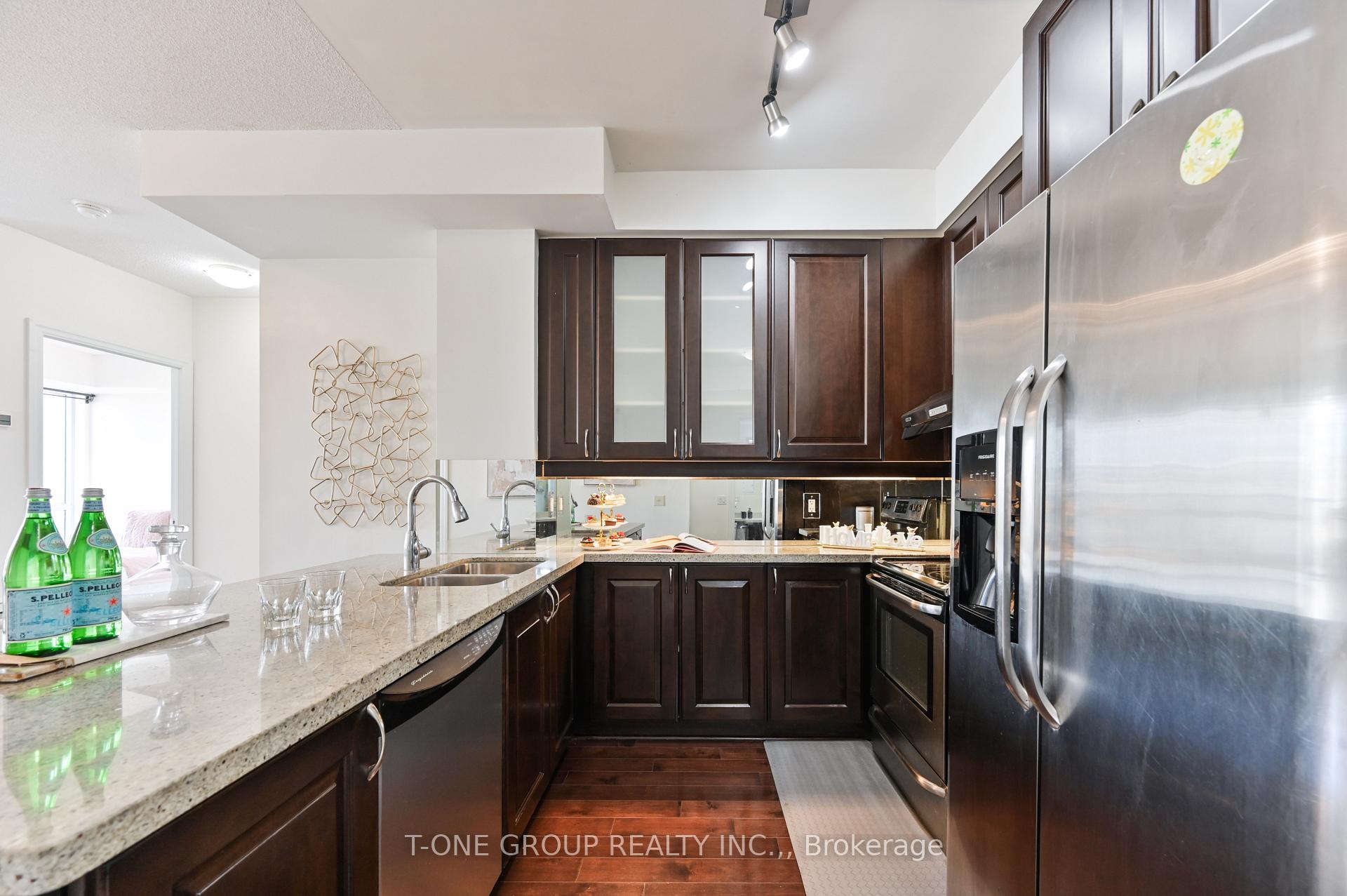 Photo 9 of Unit 404, 57 Upper Duke Crescent, Markham, Unionville — HOMEH