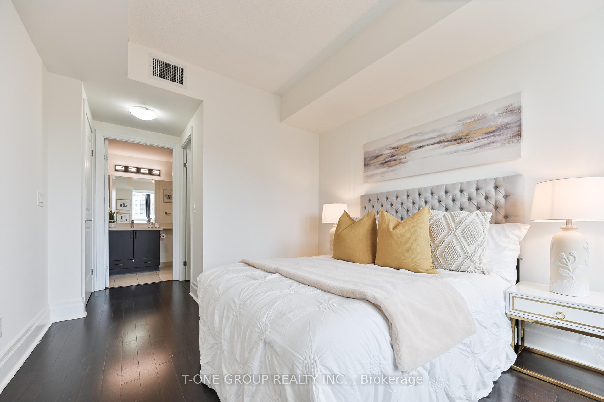 Photo 12 of Unit 404, 57 Upper Duke Crescent, Markham, Unionville — HOMEH