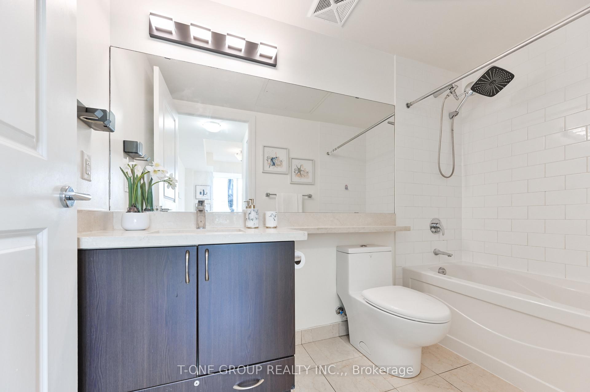 Photo 14 of Unit 404, 57 Upper Duke Crescent, Markham, Unionville — HOMEH