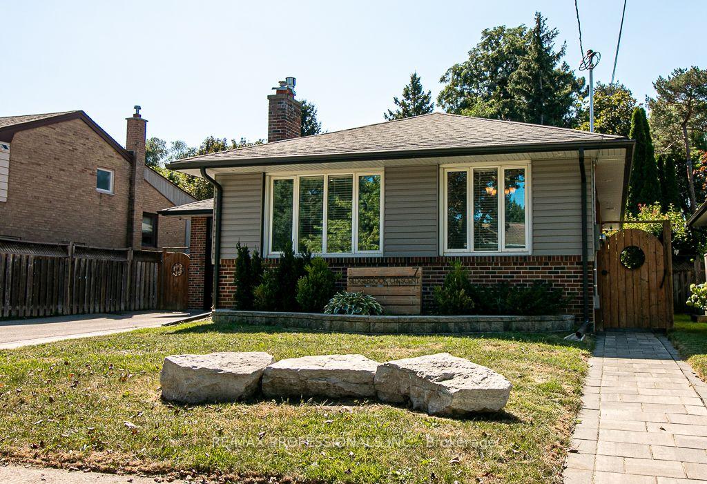 Photo 1 of Unit MAIN, 7 Sedgebrook Crescent, Etobicoke, Eringate-Centennial-West Deane — HOMEH