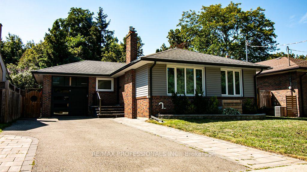 Photo 4 of Unit MAIN, 7 Sedgebrook Crescent, Etobicoke, Eringate-Centennial-West Deane — HOMEH