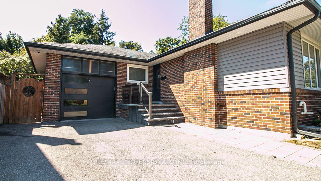 Photo 5 of Unit MAIN, 7 Sedgebrook Crescent, Etobicoke, Eringate-Centennial-West Deane — HOMEH