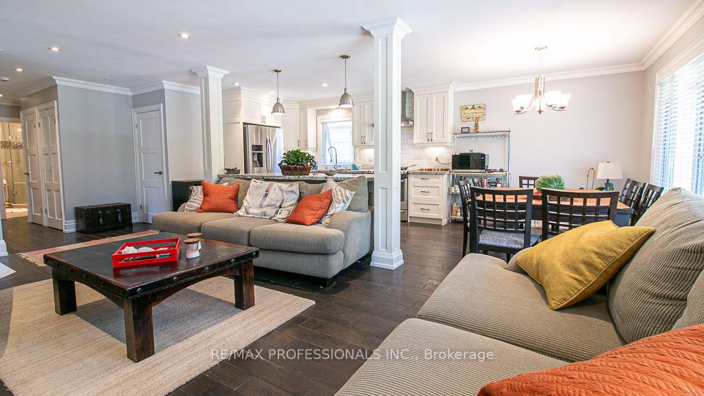 Photo 6 of Unit MAIN, 7 Sedgebrook Crescent, Etobicoke, Eringate-Centennial-West Deane — HOMEH