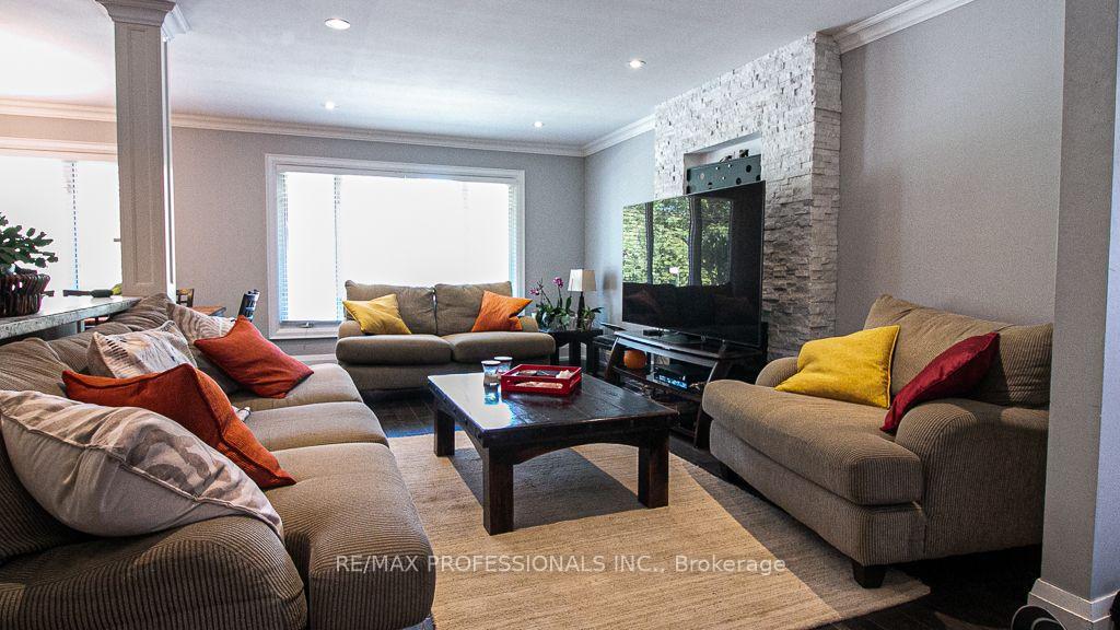 Photo 7 of Unit MAIN, 7 Sedgebrook Crescent, Etobicoke, Eringate-Centennial-West Deane — HOMEH