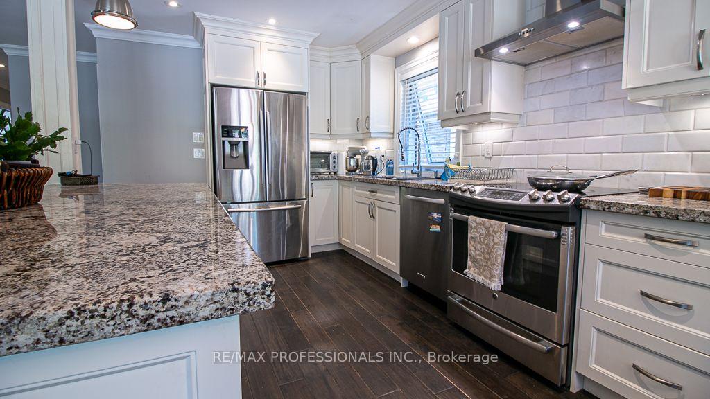 Photo 10 of Unit MAIN, 7 Sedgebrook Crescent, Etobicoke, Eringate-Centennial-West Deane — HOMEH