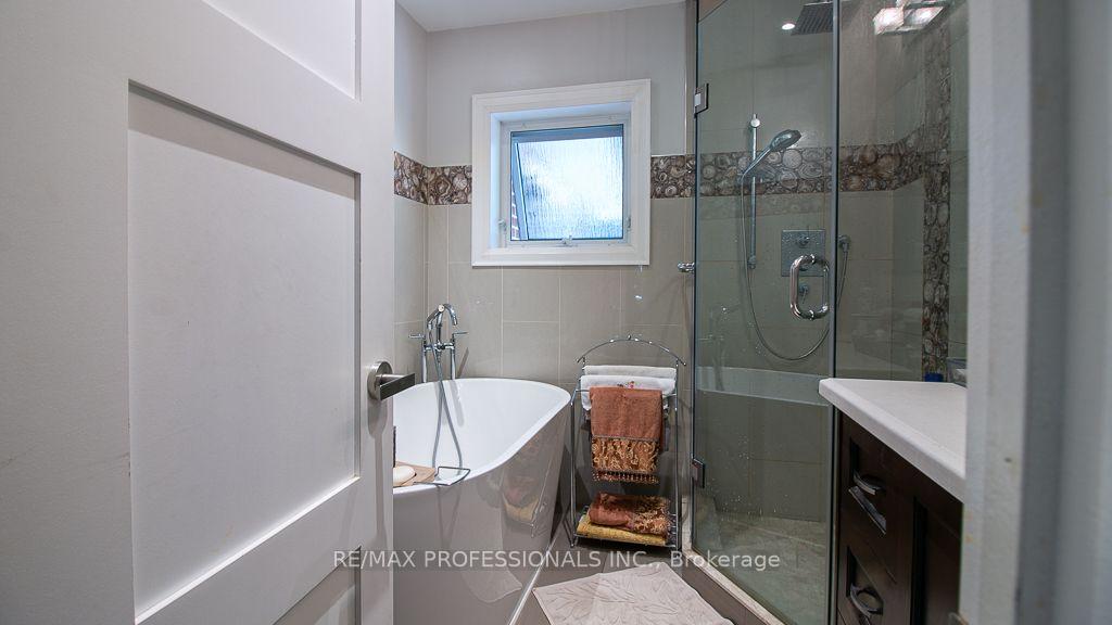 Photo 21 of Unit MAIN, 7 Sedgebrook Crescent, Etobicoke, Eringate-Centennial-West Deane — HOMEH