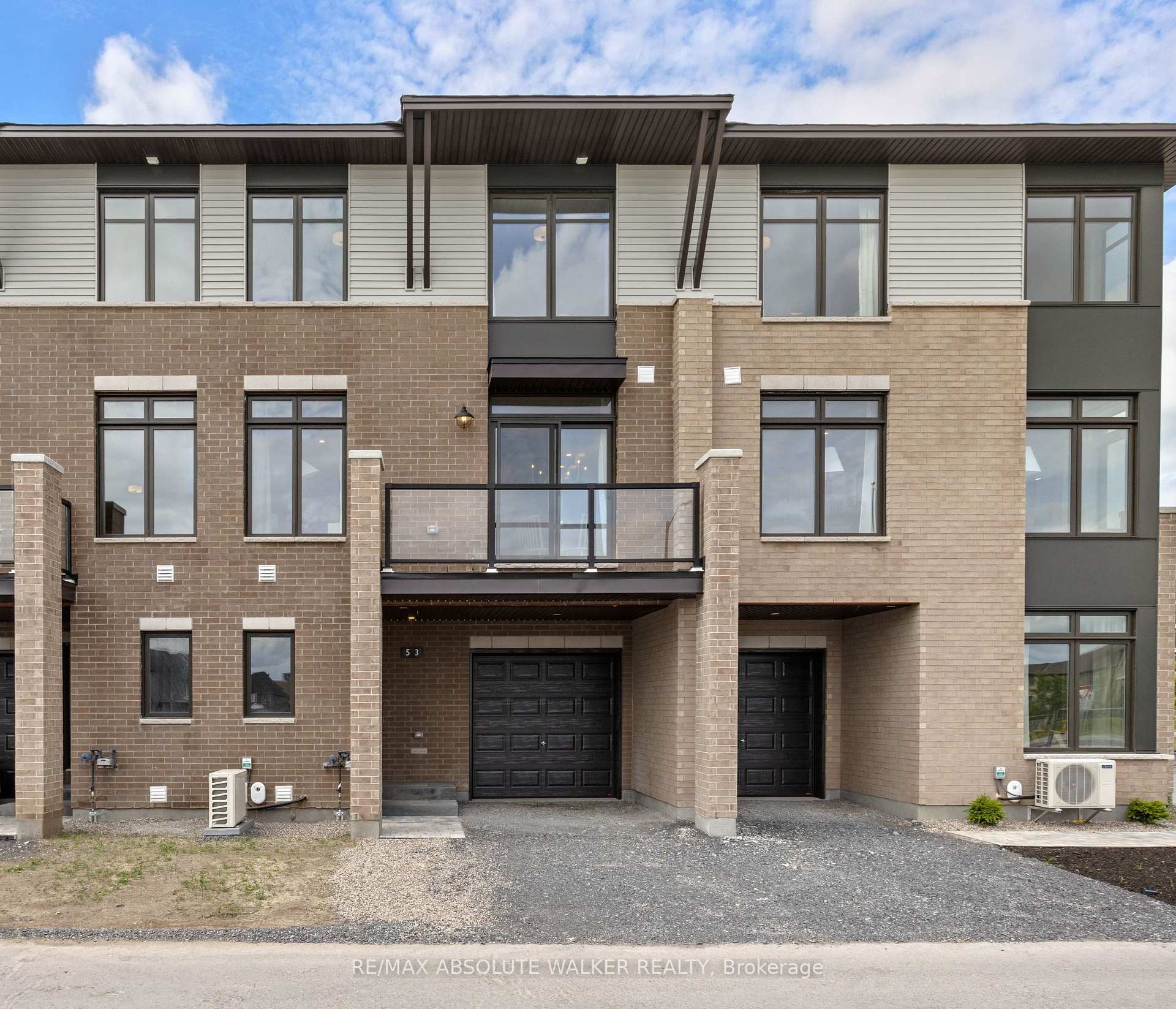 Photo 1 of 513 Pantanal Private, Ottawa, Blossom Park/Kemp Park/Findlay Creek — HOMEH