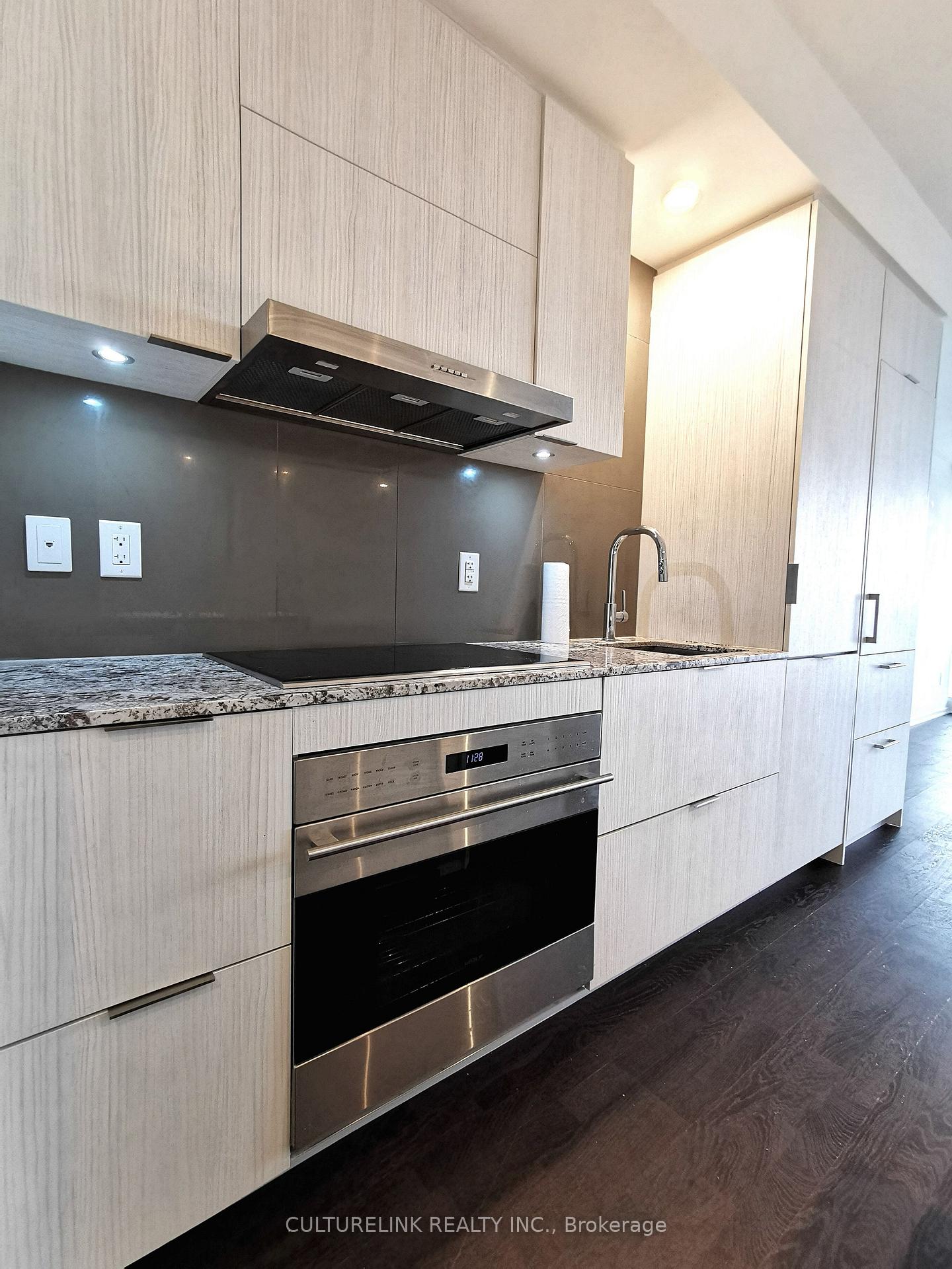 Photo 4 of Unit 5508, 1 Bloor Street E, Toronto, Church-Yonge Corridor — HOMEH