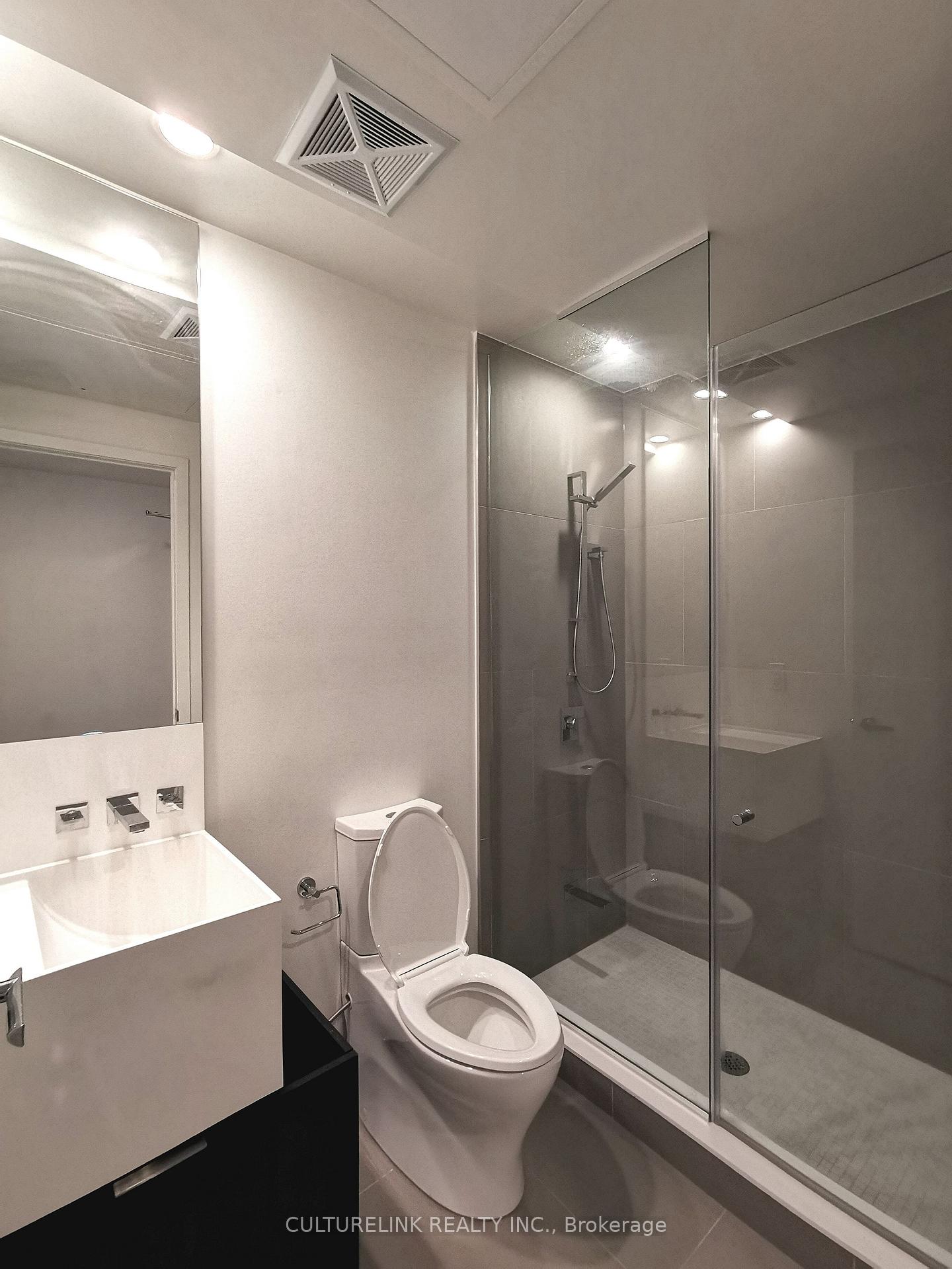 Photo 11 of Unit 5508, 1 Bloor Street E, Toronto, Church-Yonge Corridor — HOMEH
