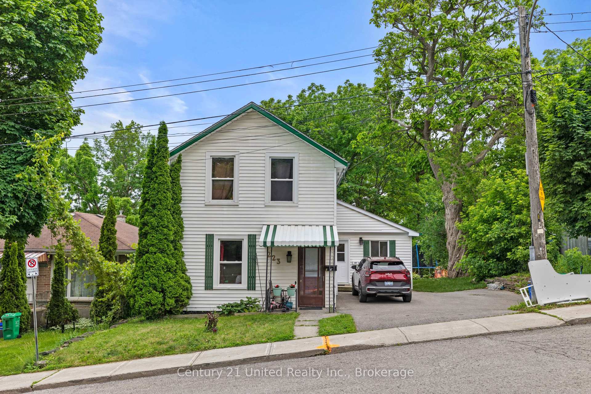 Photo 2 of 223 Antrim Street, Peterborough, Town Ward 3 — HOMEH
