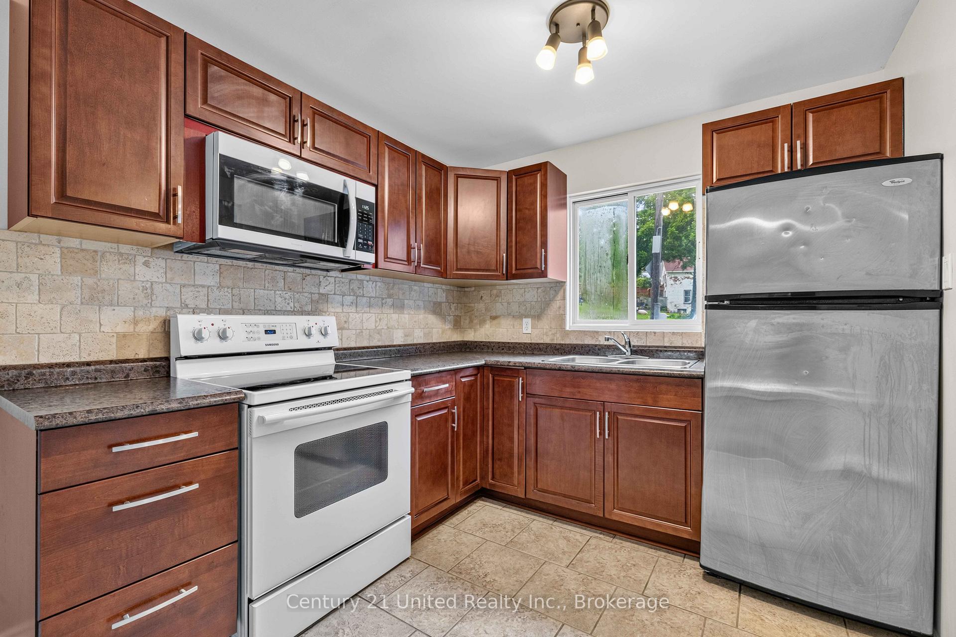 Photo 6 of 223 Antrim Street, Peterborough, Town Ward 3 — HOMEH