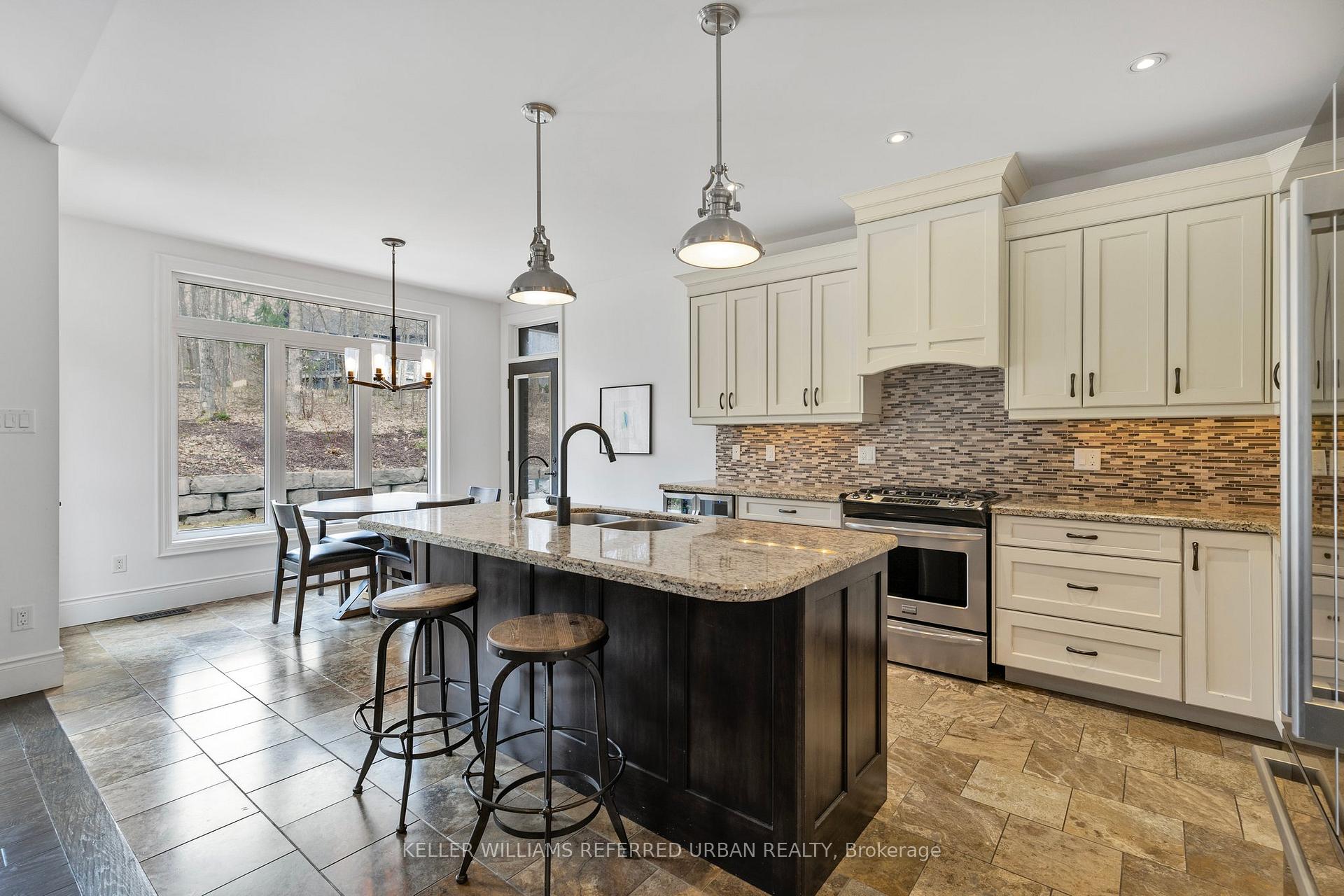 Photo 11 of 25 Heron Boulevard, Springwater, Snow Valley — HOMEH