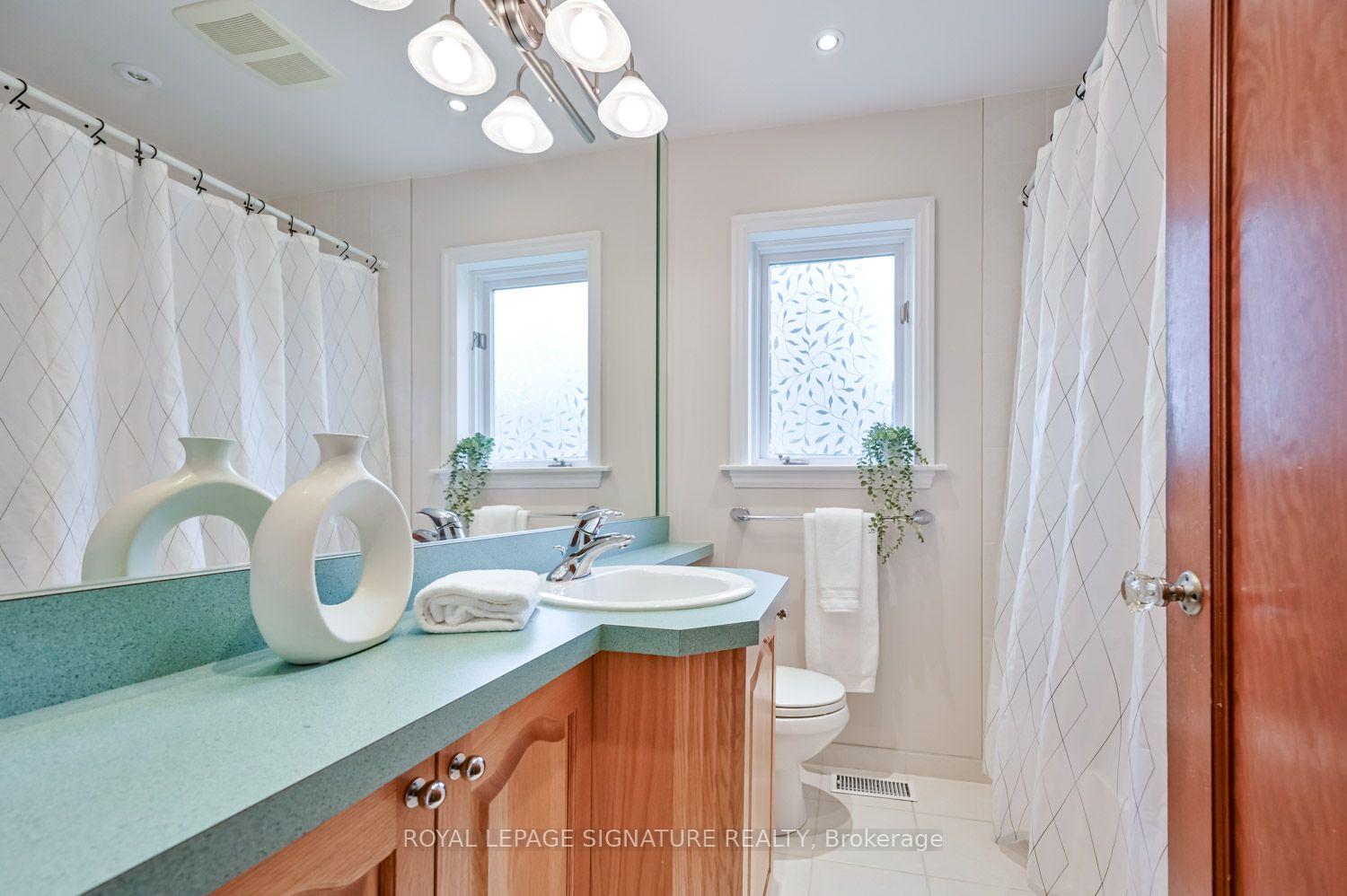 Photo 13 of 40 Shandara Crescent, Scarborough, Wexford-Maryvale — HOMEH