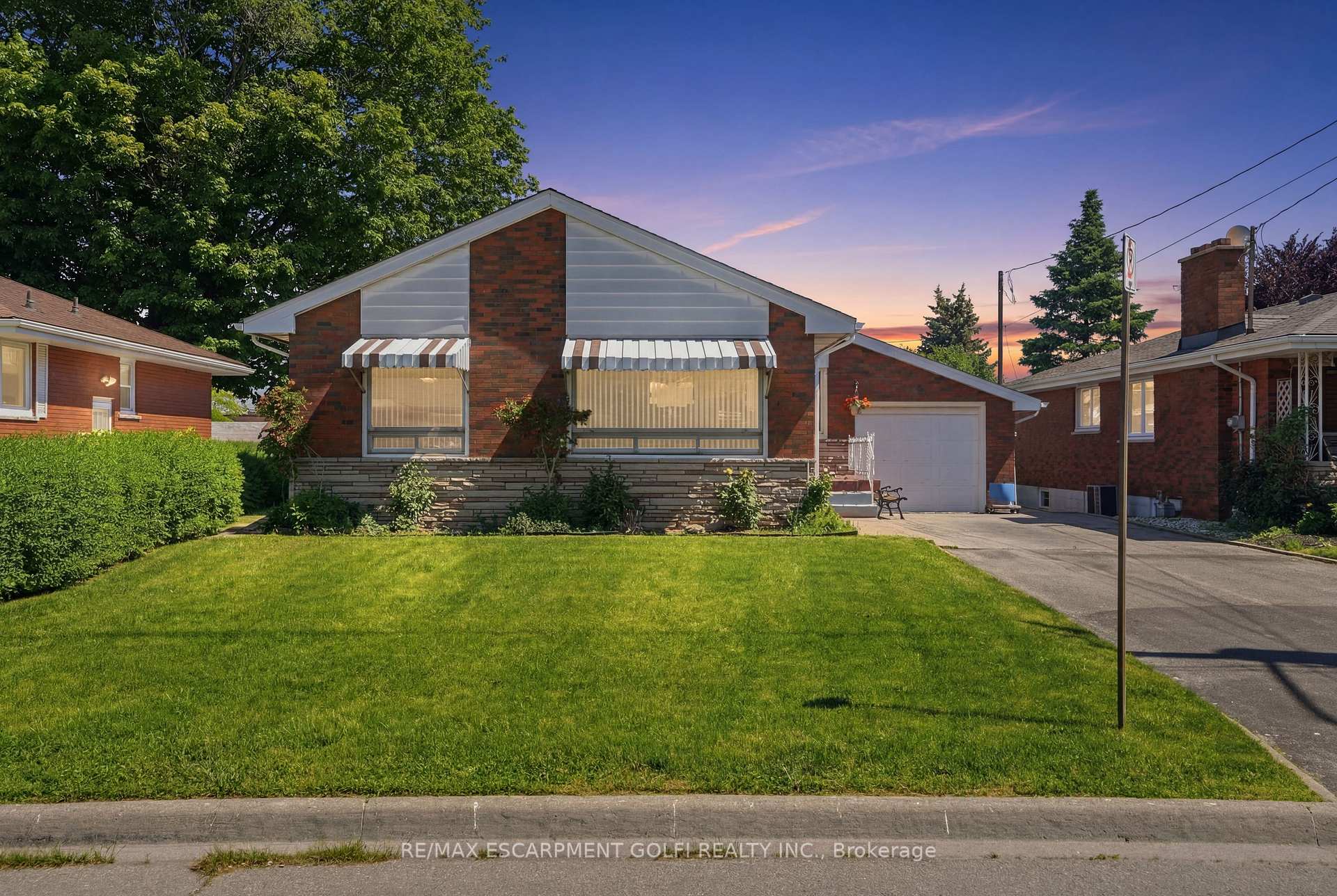 Photo 1 of 18 Pleasant Avenue, Hamilton, Stoney Creek — HOMEH