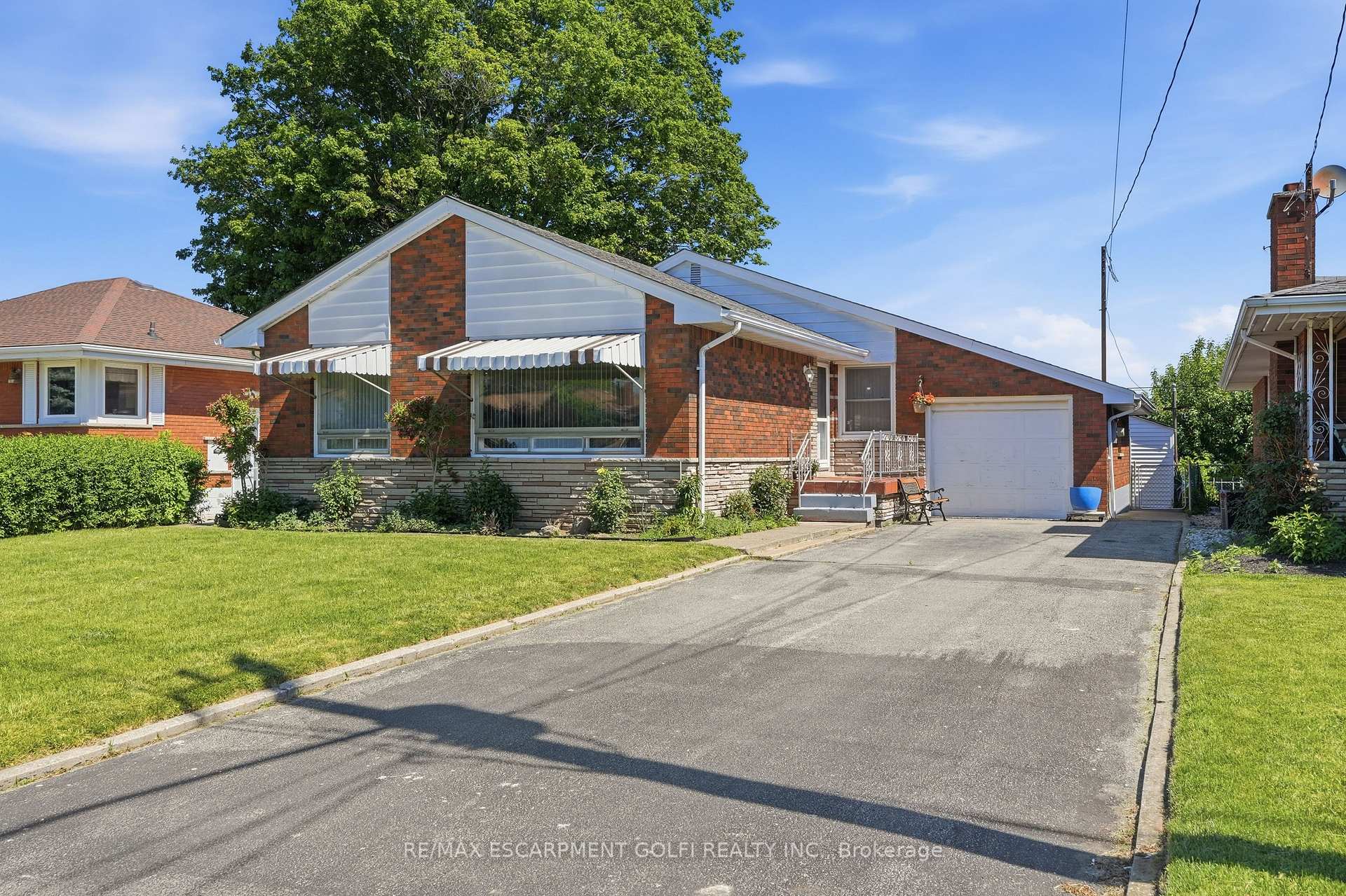 Photo 2 of 18 Pleasant Avenue, Hamilton, Stoney Creek — HOMEH