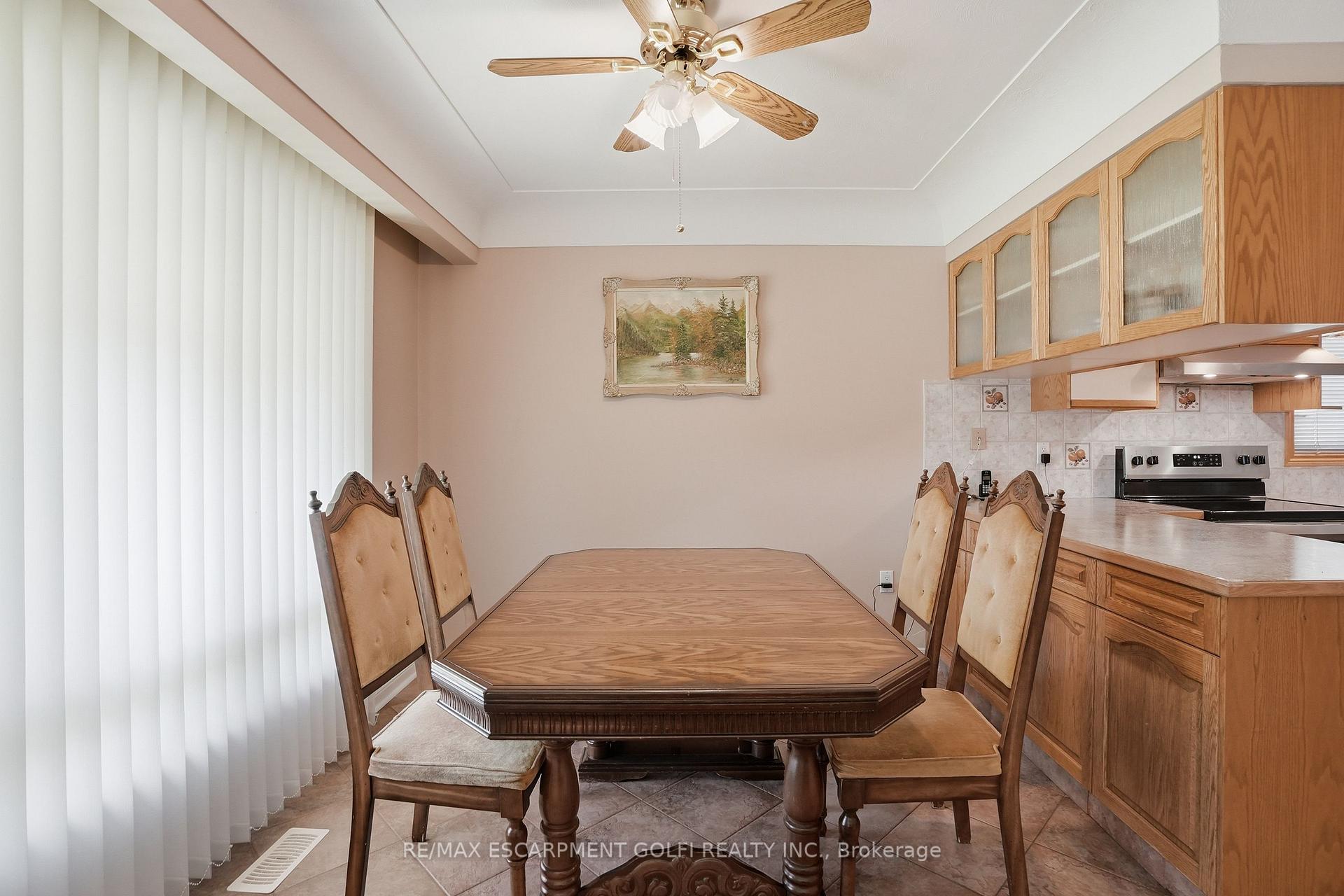 Photo 6 of 18 Pleasant Avenue, Hamilton, Stoney Creek — HOMEH