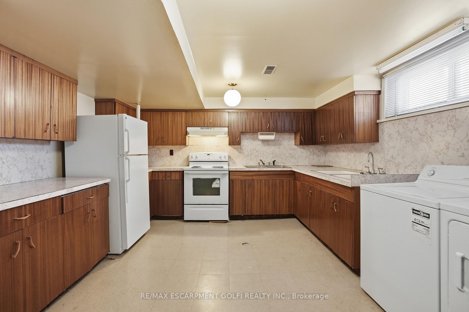 Photo 19 of 18 Pleasant Avenue, Hamilton, Stoney Creek — HOMEH
