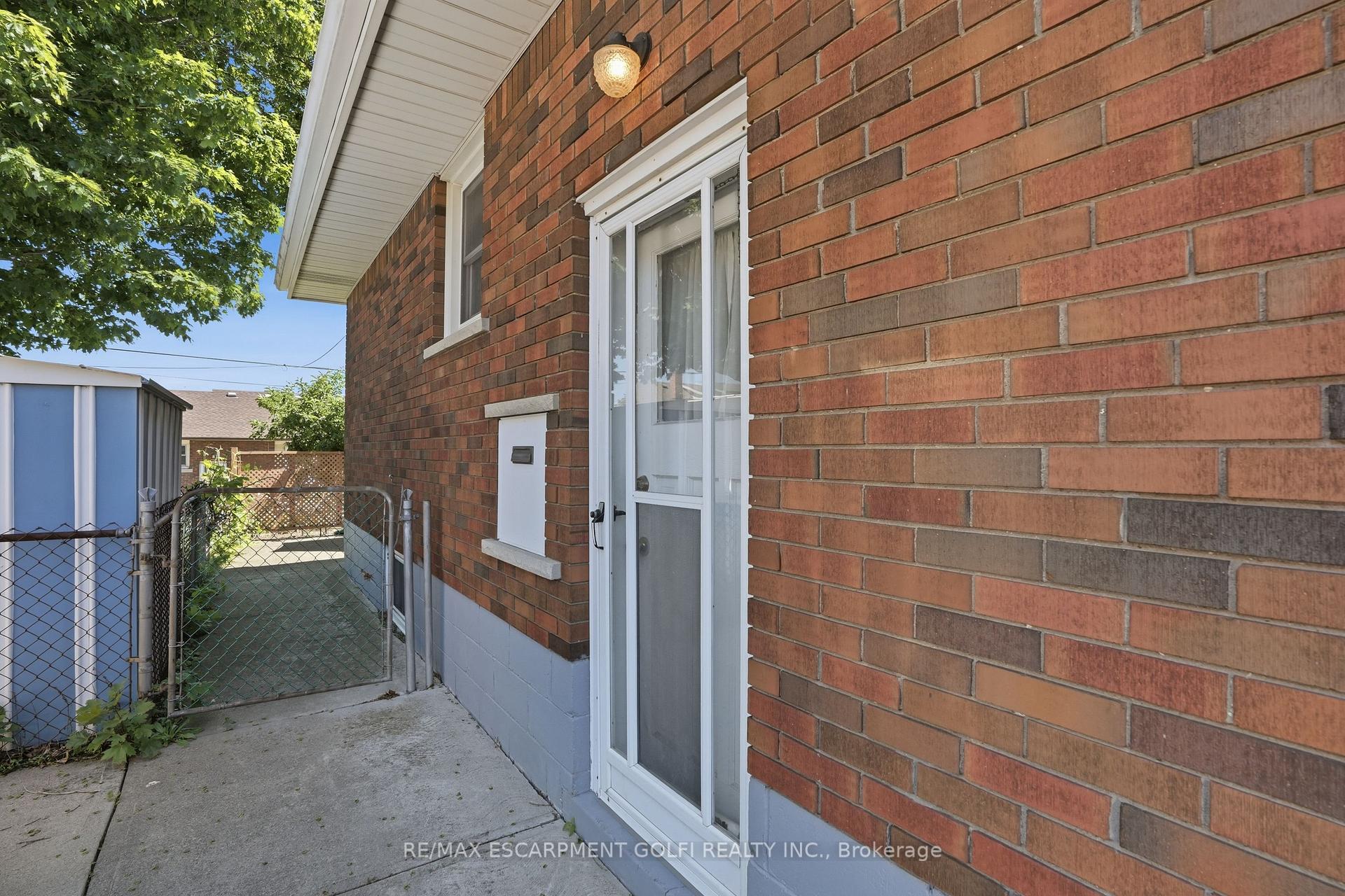Photo 23 of 18 Pleasant Avenue, Hamilton, Stoney Creek — HOMEH